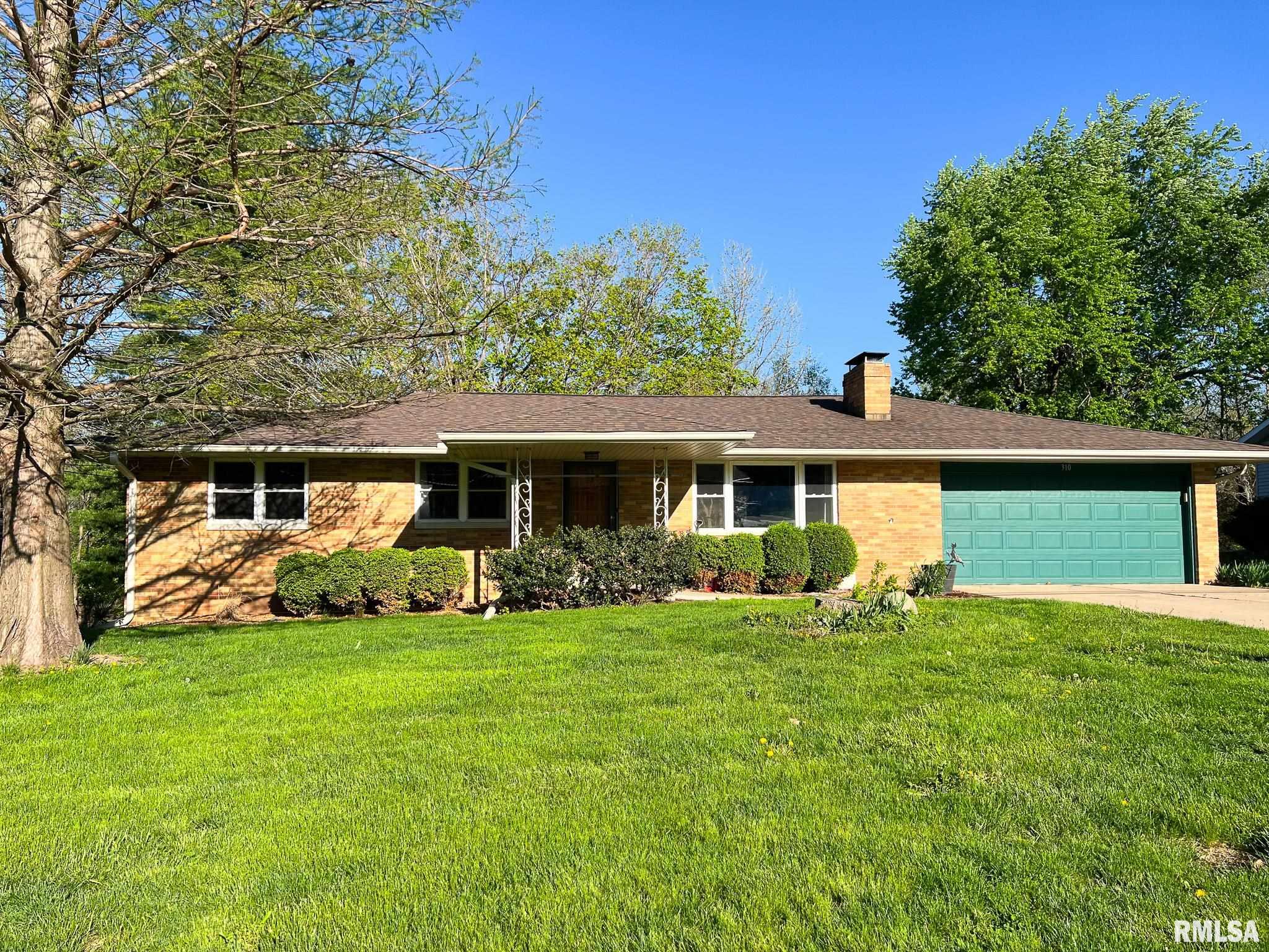 310 HILLCREST Drive Washington IL