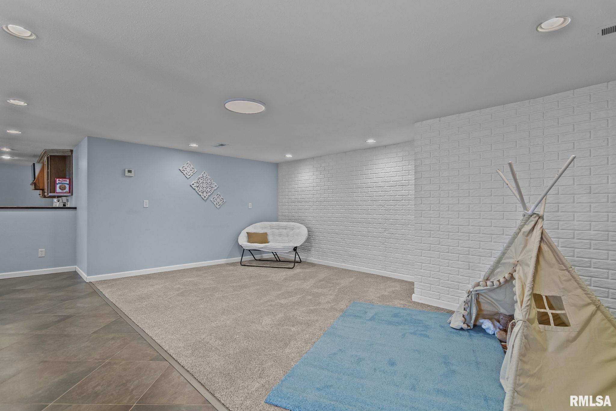 6932 Fringetree Way Springfield IL