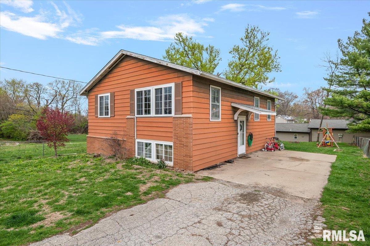 105 E MILL Street Rochester IL