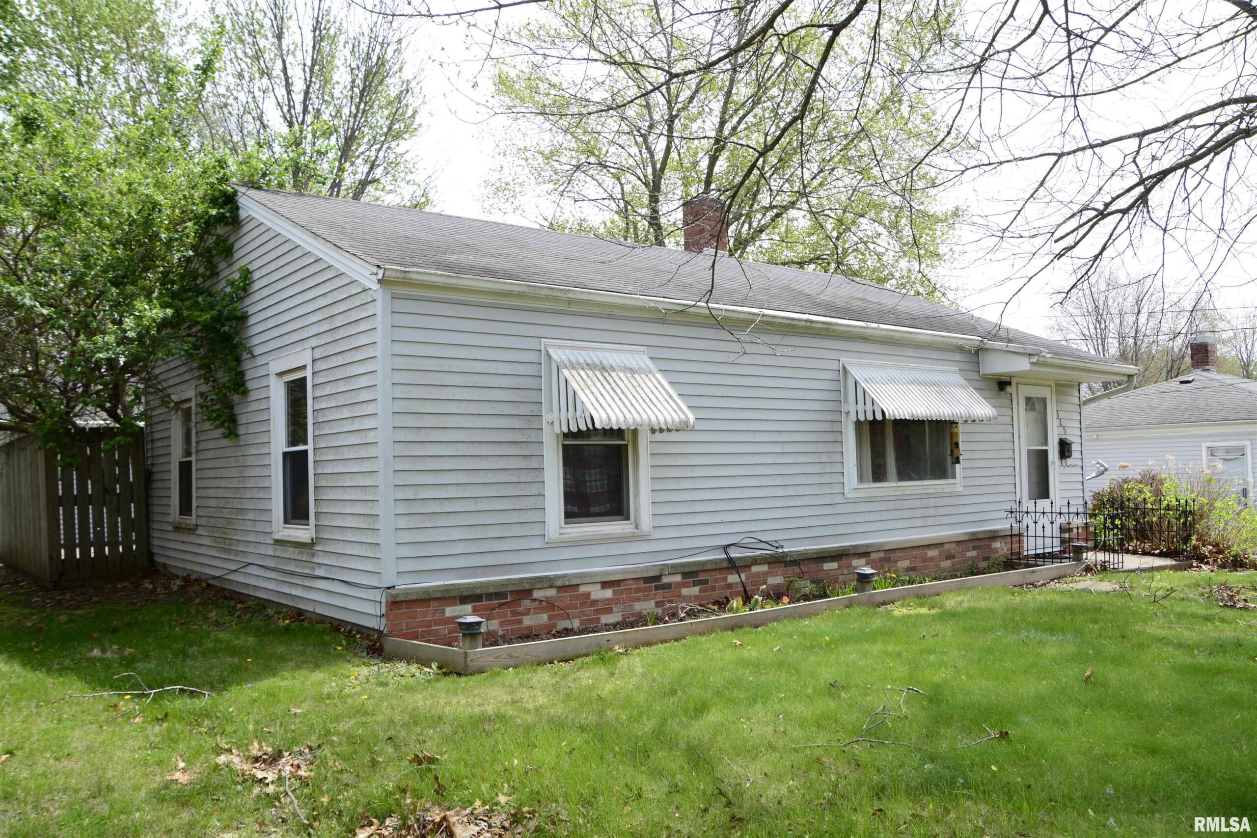 325 S WHITE Street Macomb IL