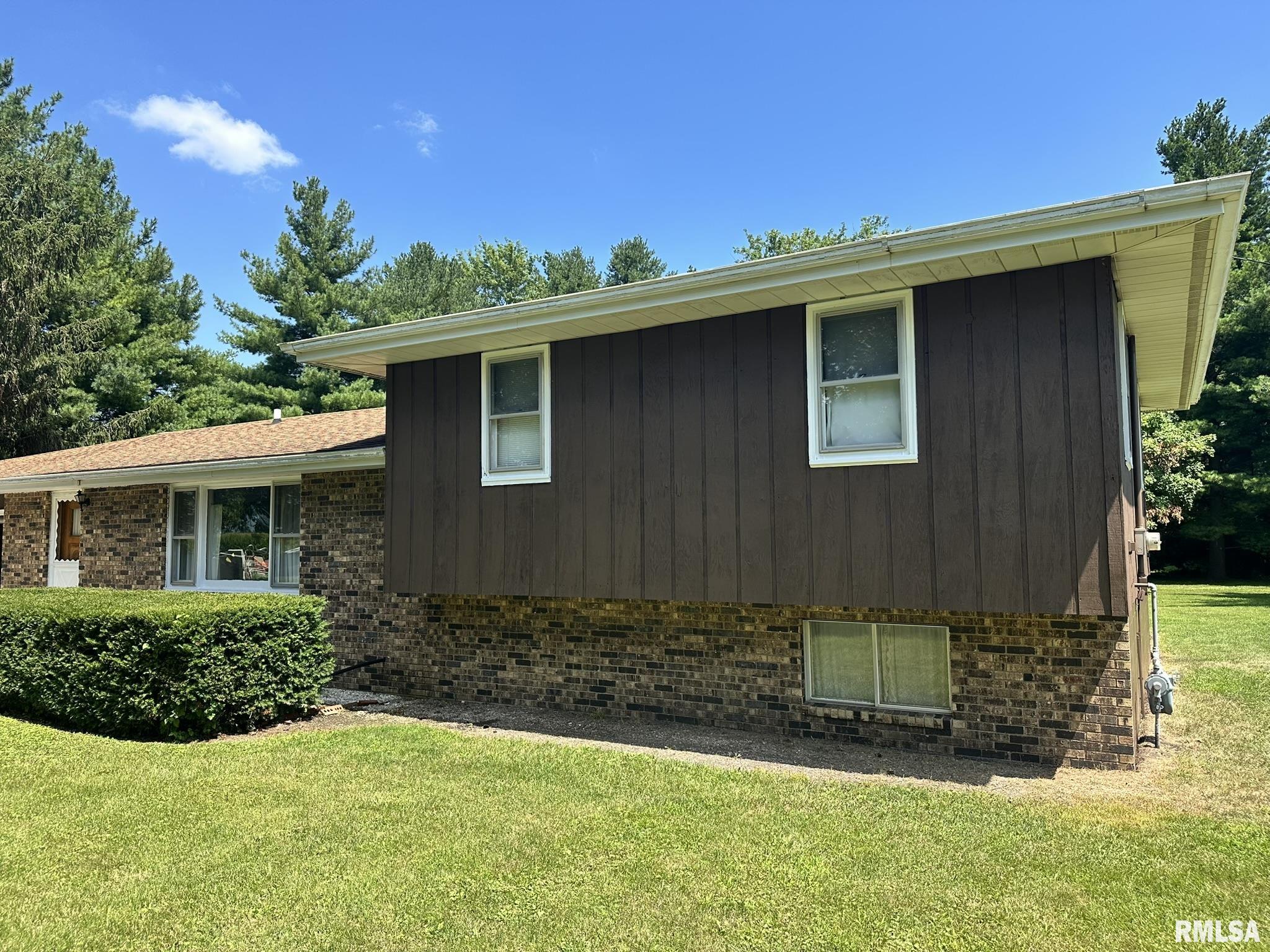 25247 N Boat Dock Road Canton IL