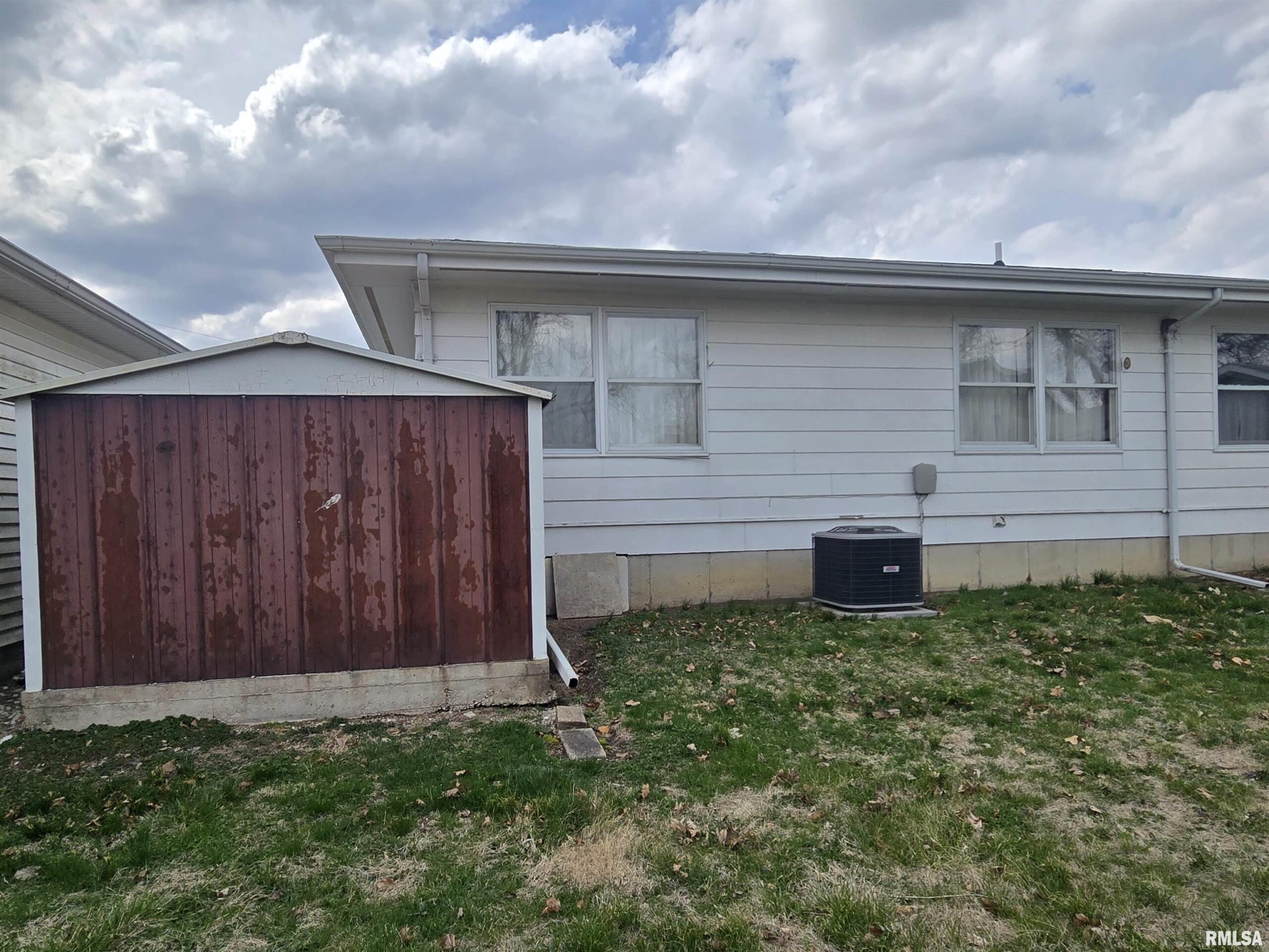 203 S A Street La Harpe IL