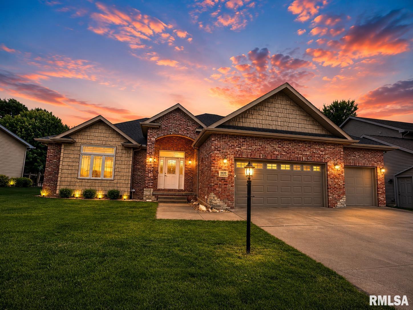 1920 FORESTGLEN Drive Peoria IL