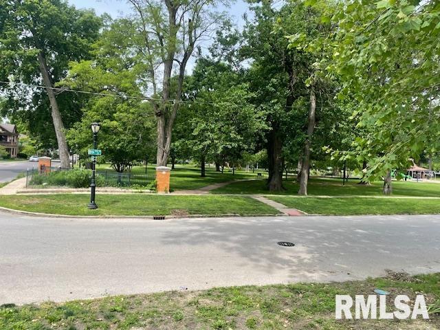 930 N 8TH Street Springfield IL