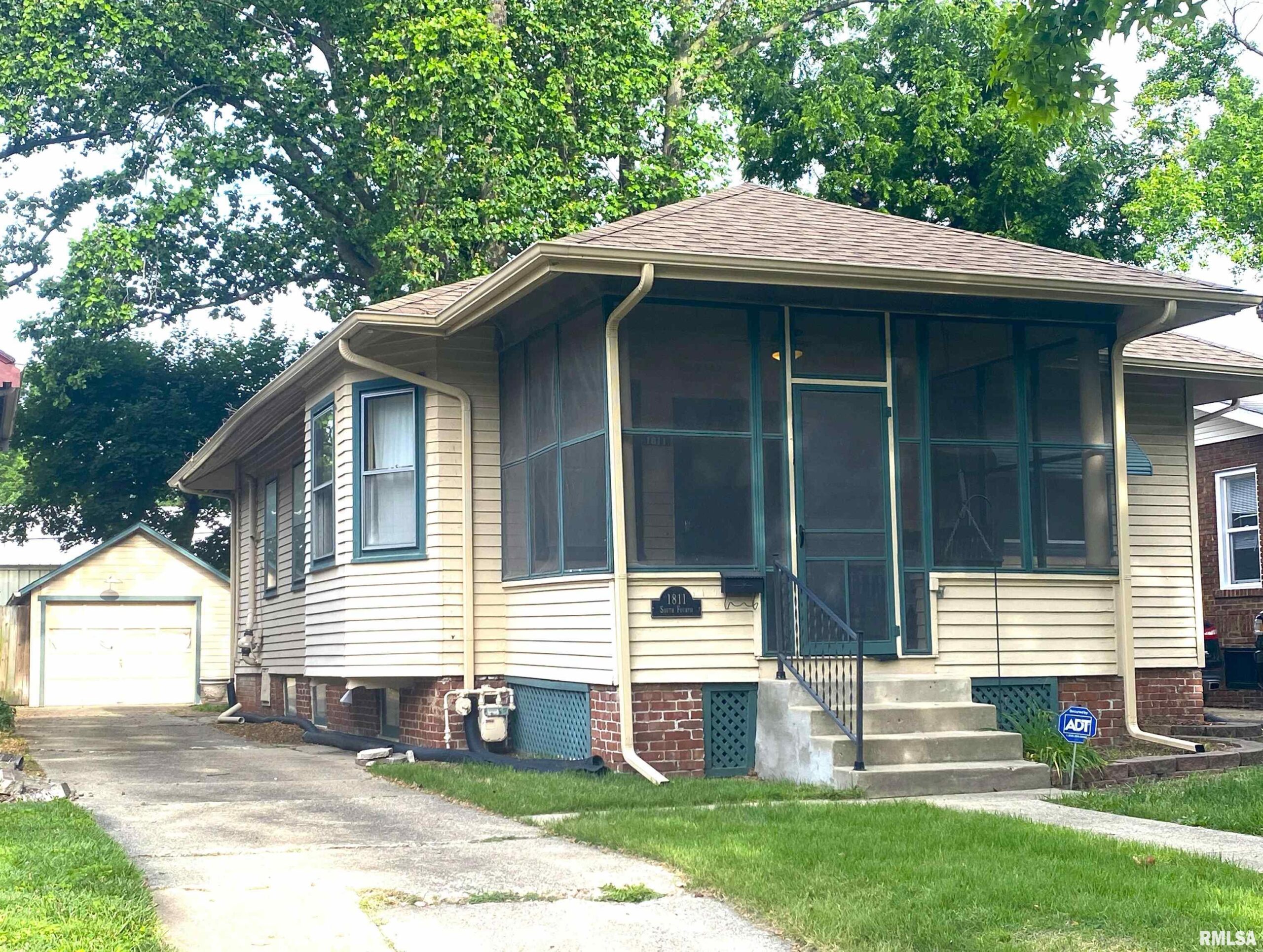 1811 S 4TH Street Springfield IL