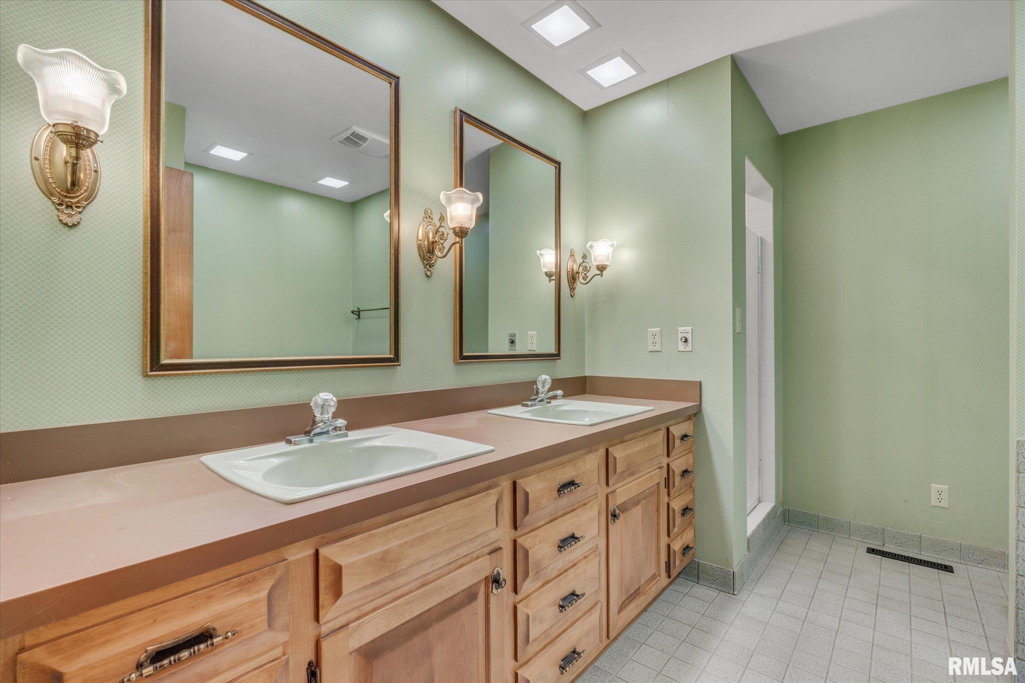 10515 175TH Street West Illinois City IL