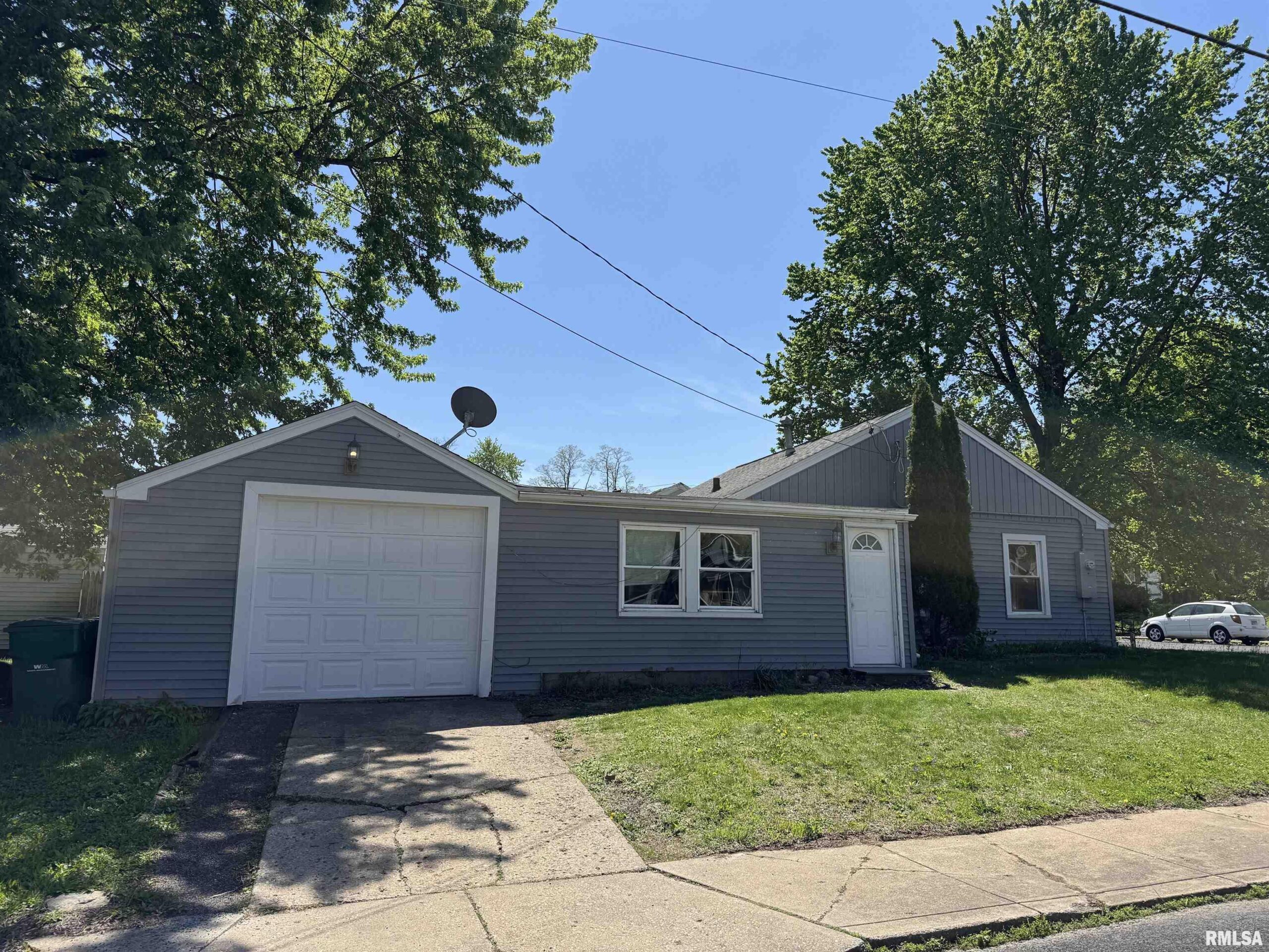 4216 N ASHTON Avenue Peoria IL