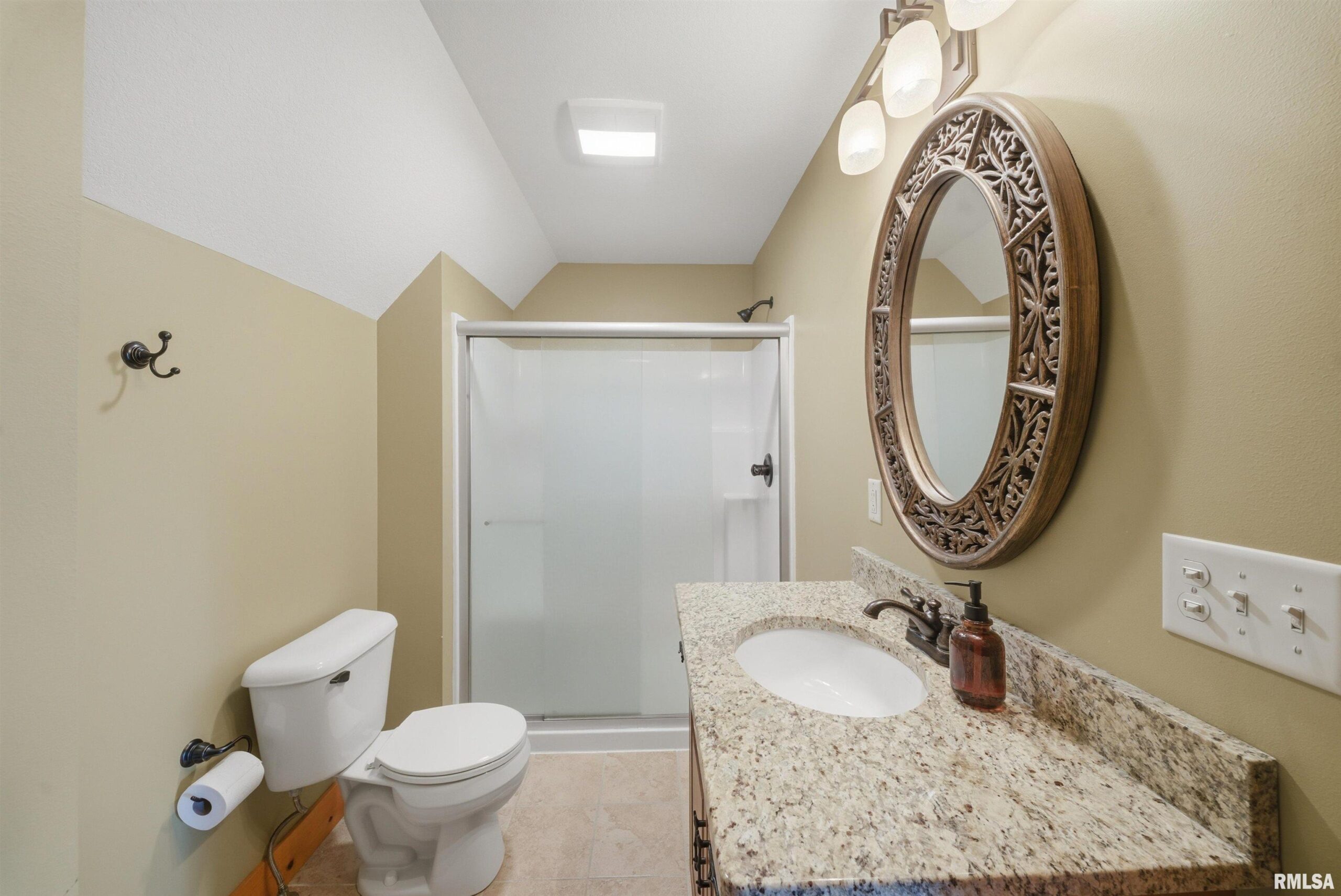 233 SWAN LAKE Road Avon IL