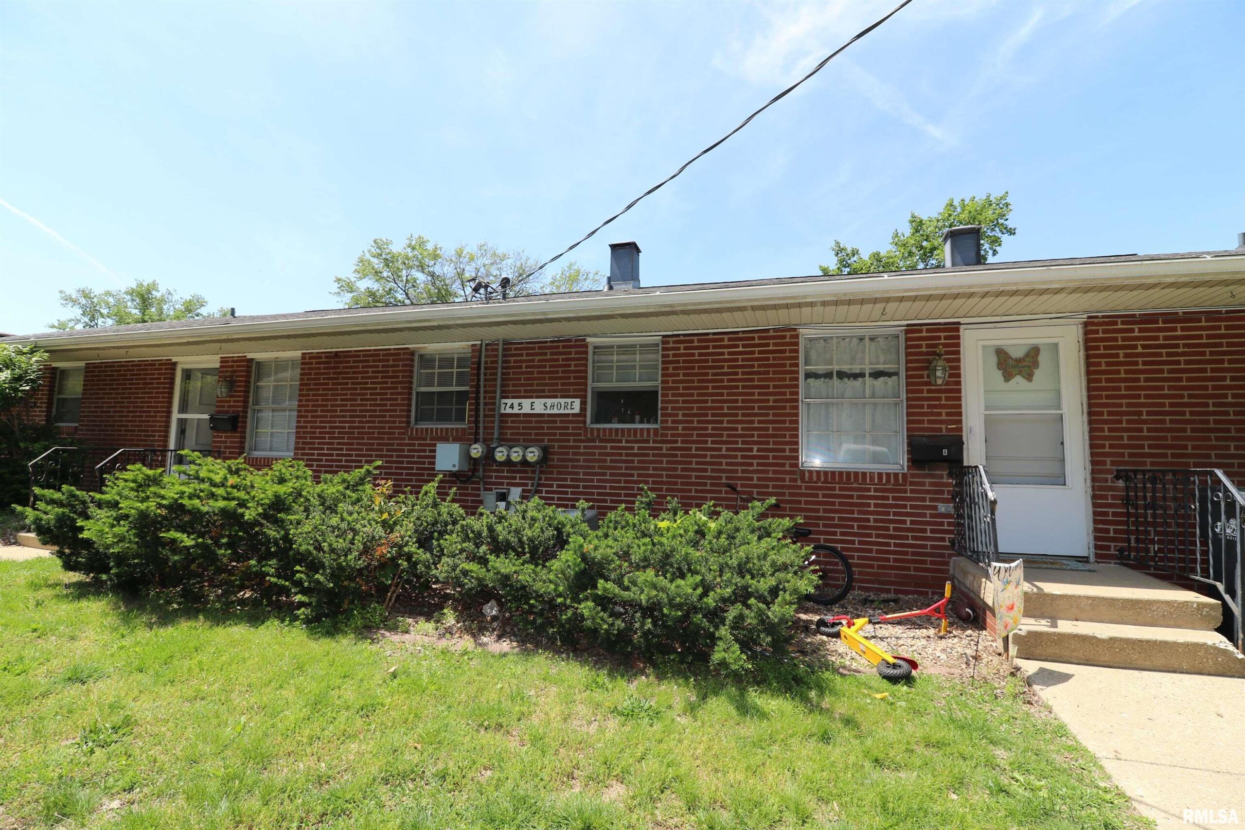 745 E SHORE Drive Pekin IL