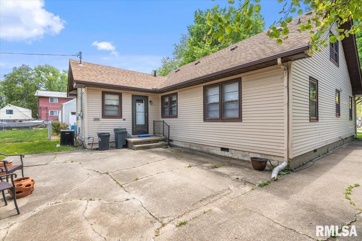 433 W LAWRENCE Avenue Springfield IL