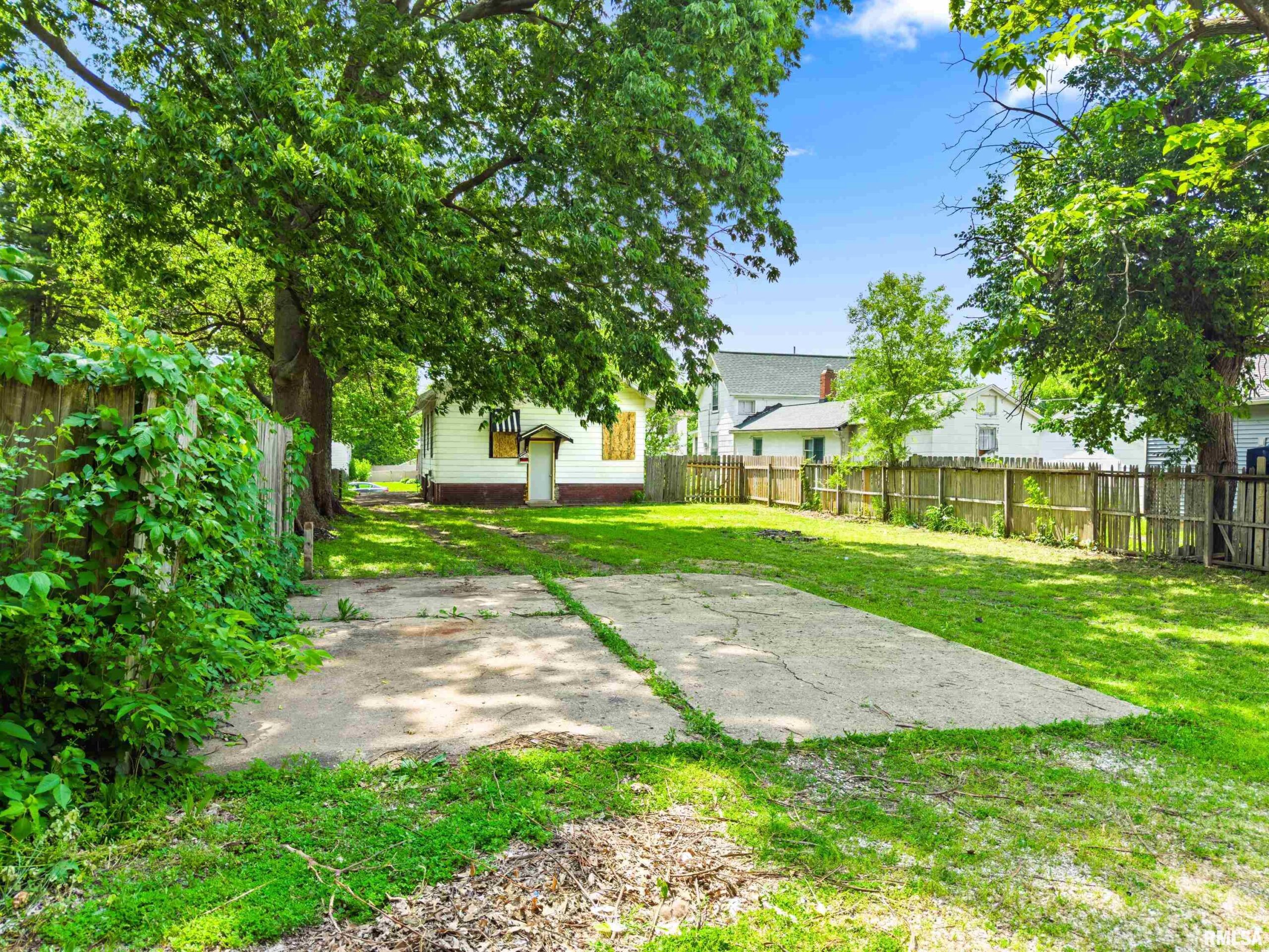 1407 NE MADISON Avenue Peoria IL