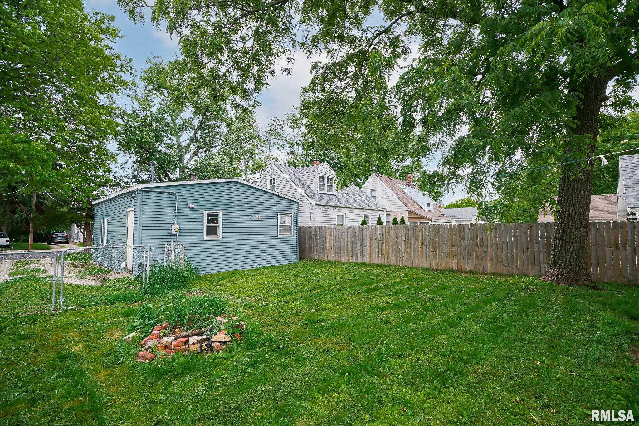 4013 N COLUMBUS Avenue Peoria IL