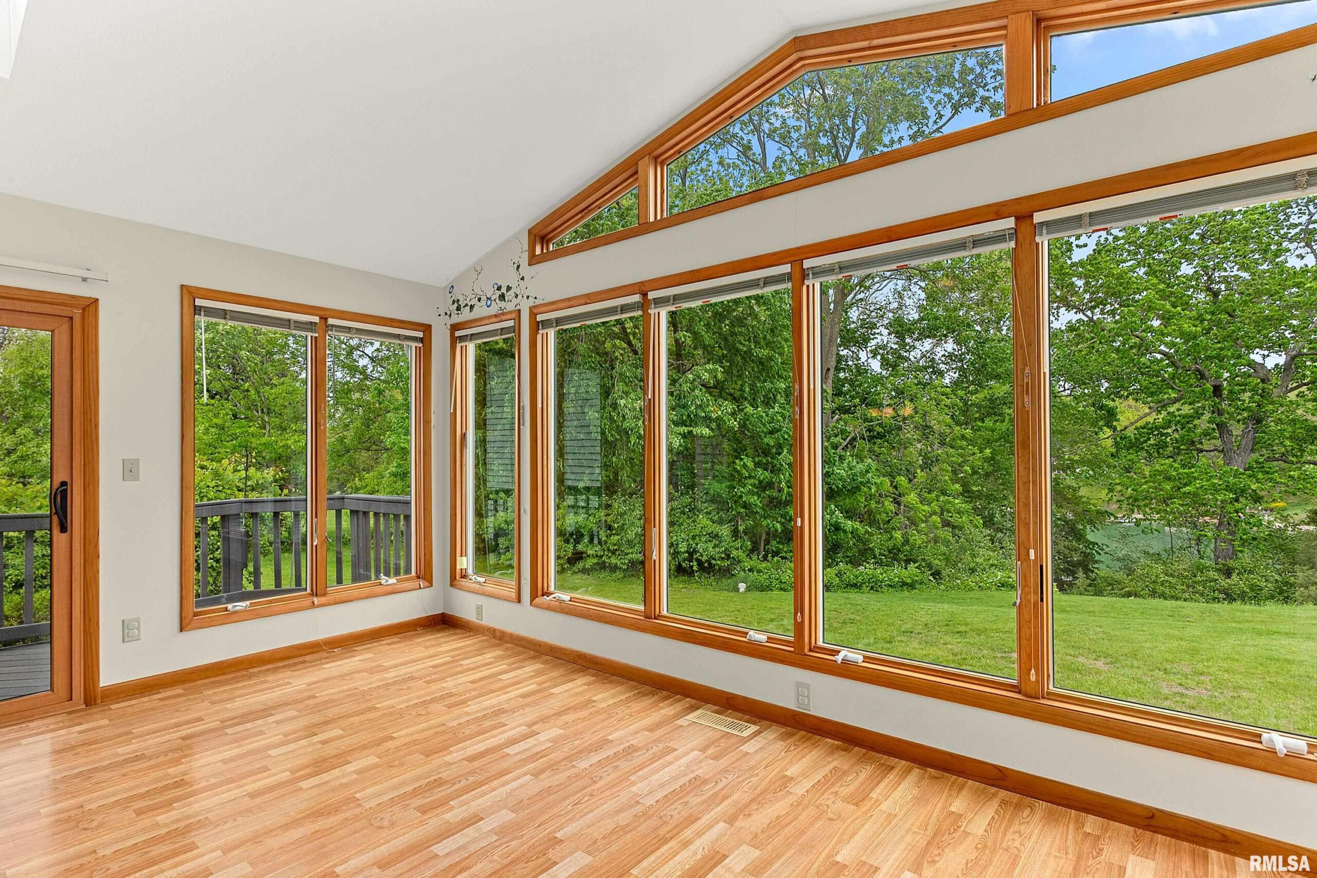 1438 LAKE SANTA FE Drive Metamora IL