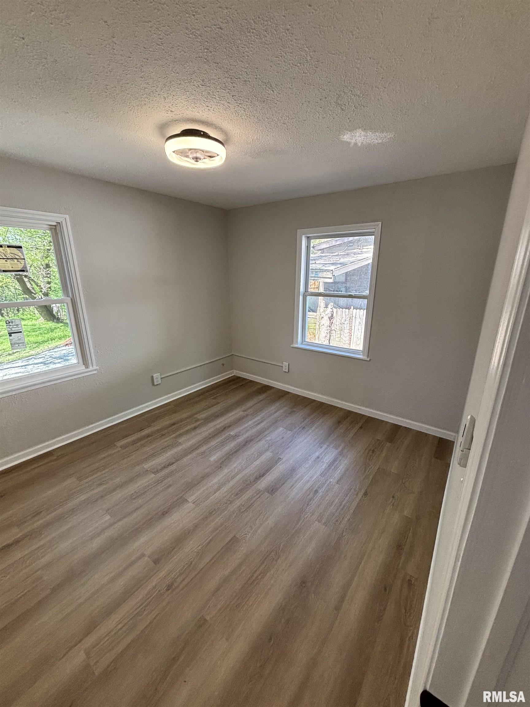 1703 N VALLEY Avenue Peoria IL