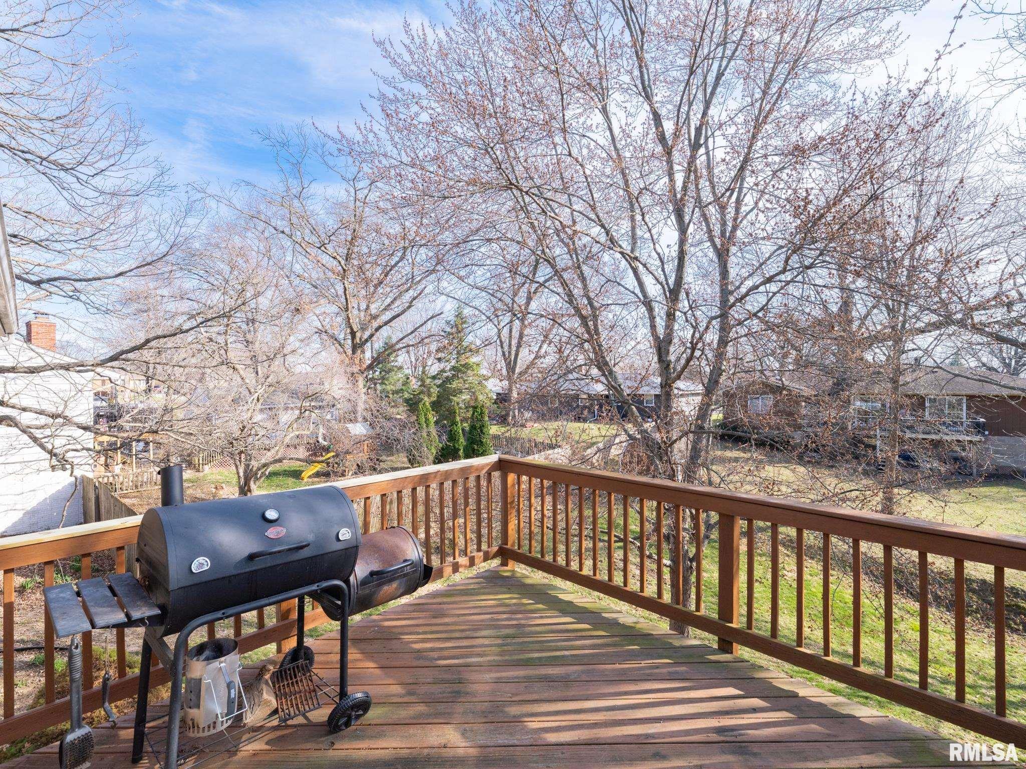1930 Saint Clair Drive Pekin IL