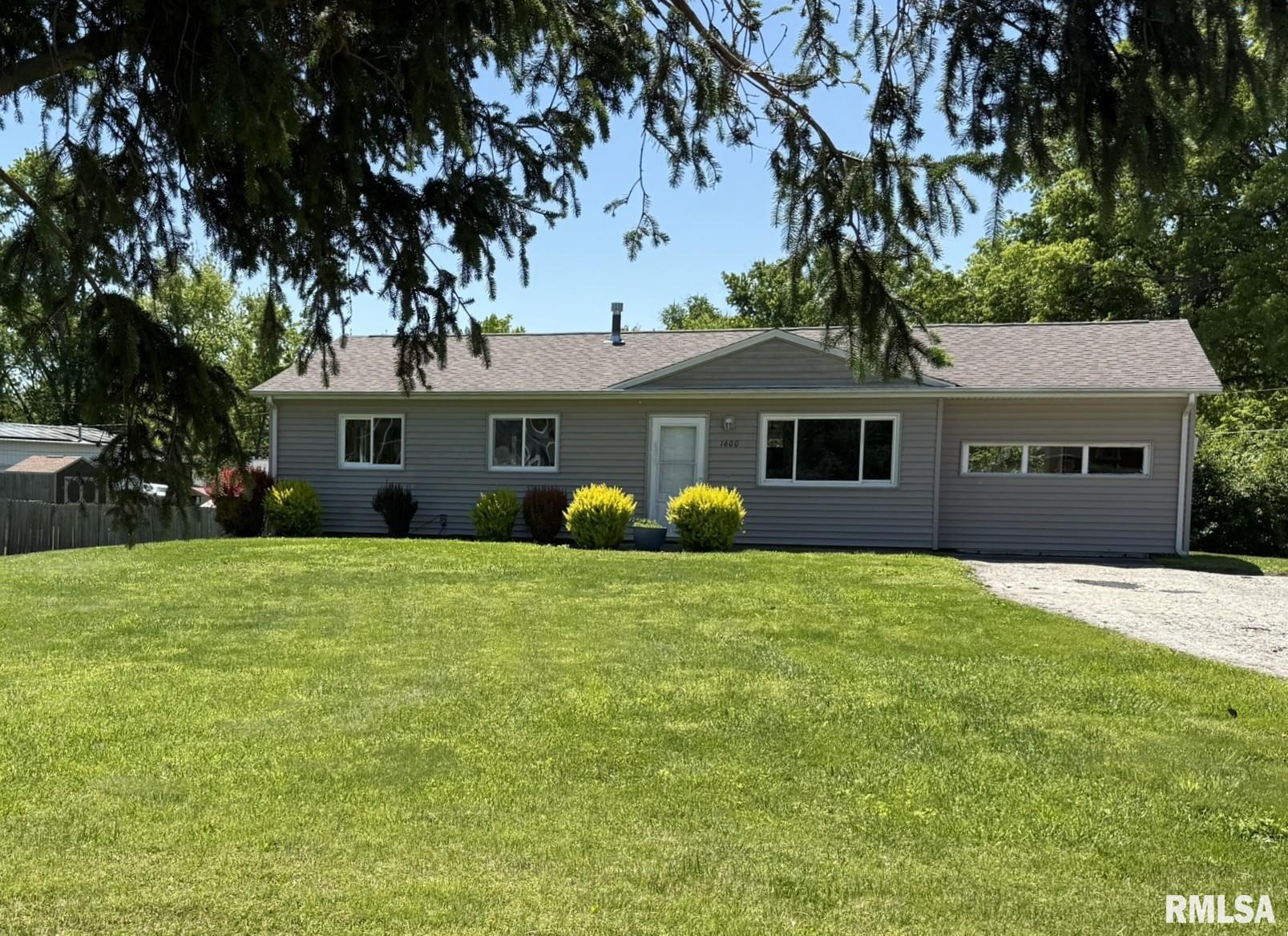 1600 E WALNUT Street Chatham IL