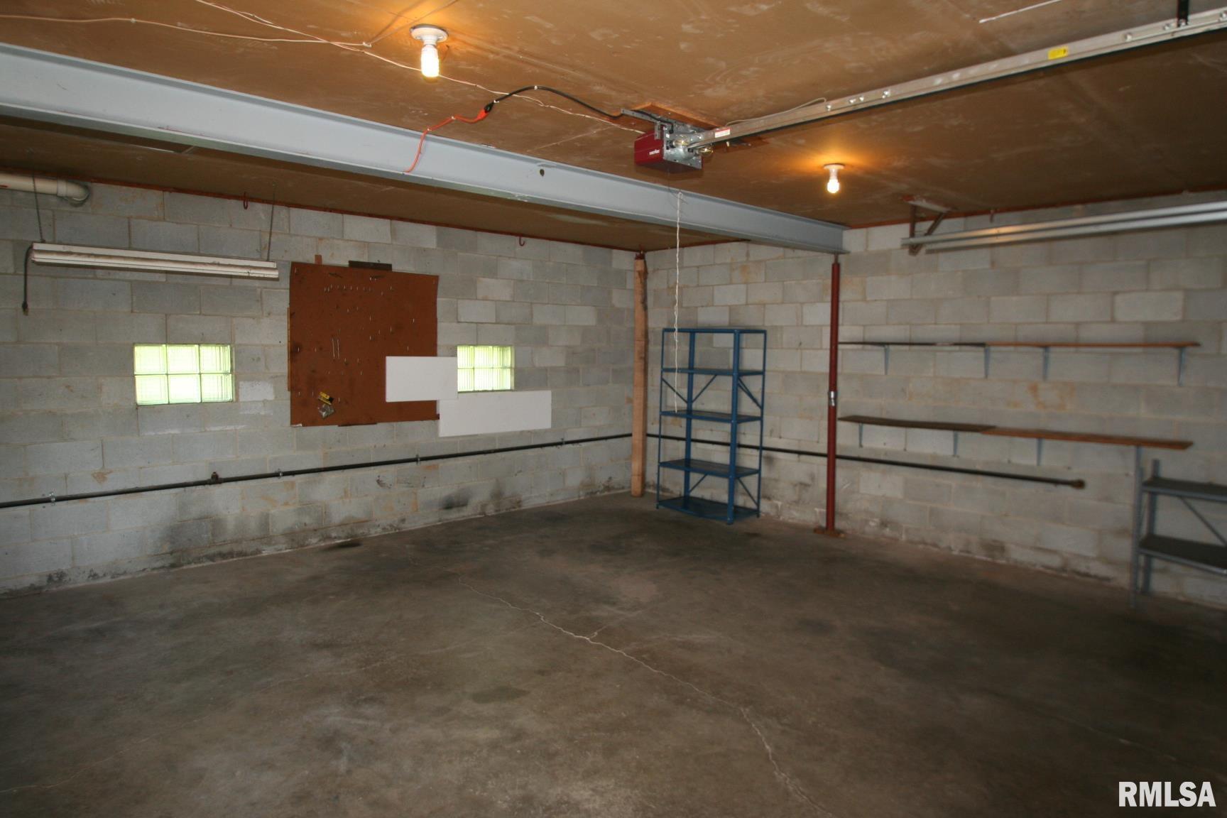 32 ROXBURY Road Mackinaw IL