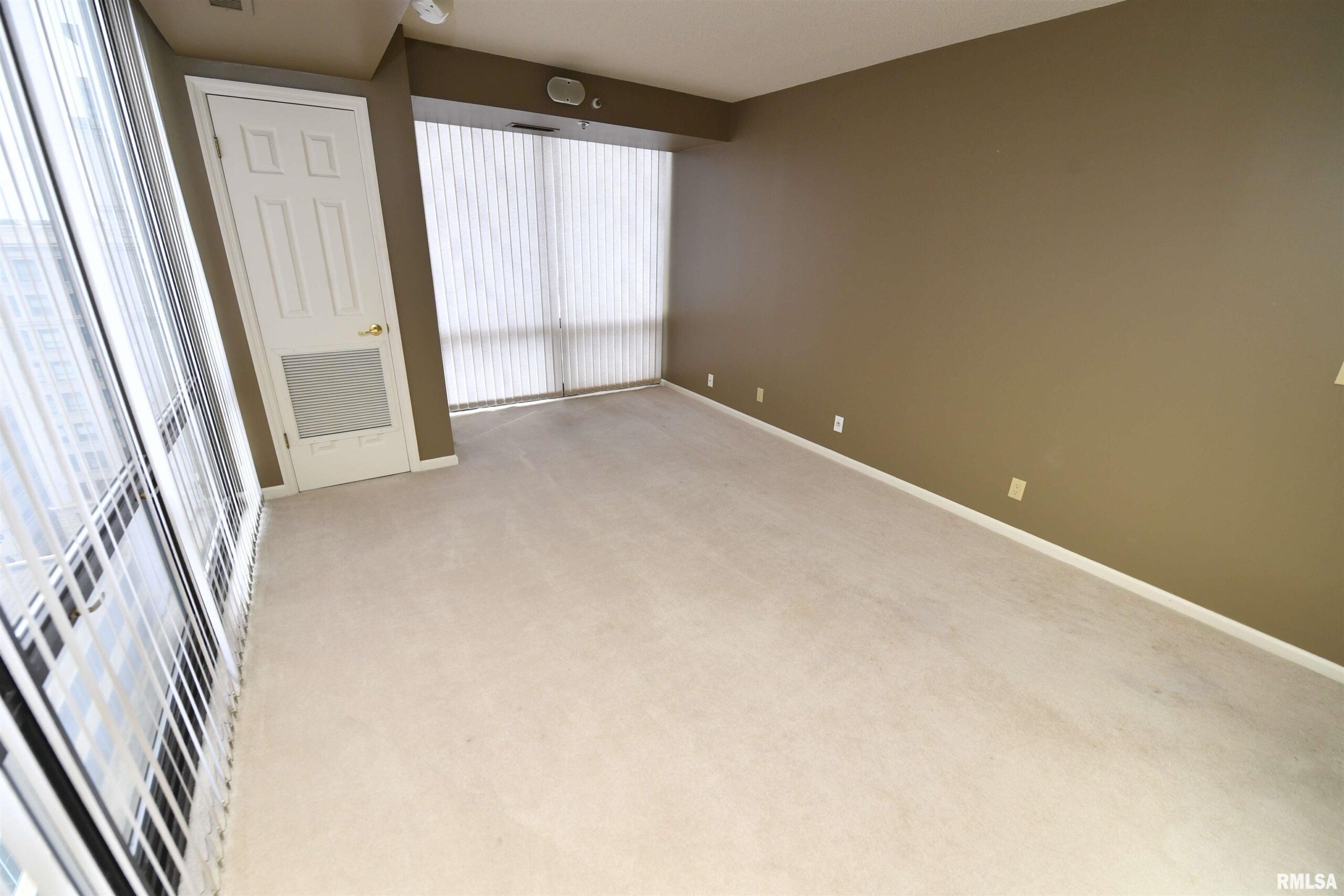 123 SW JEFFERSON Avenue Peoria IL