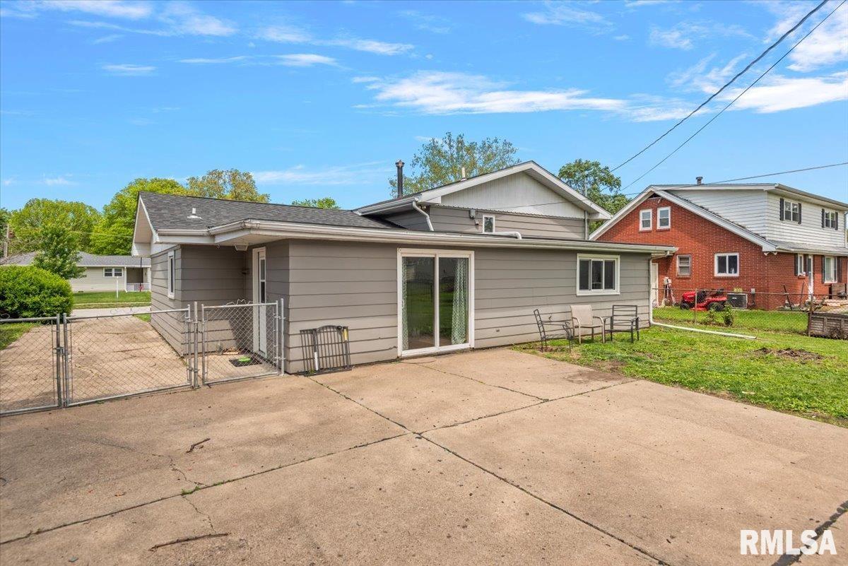 2128 BLACKHAWK Road Springfield IL
