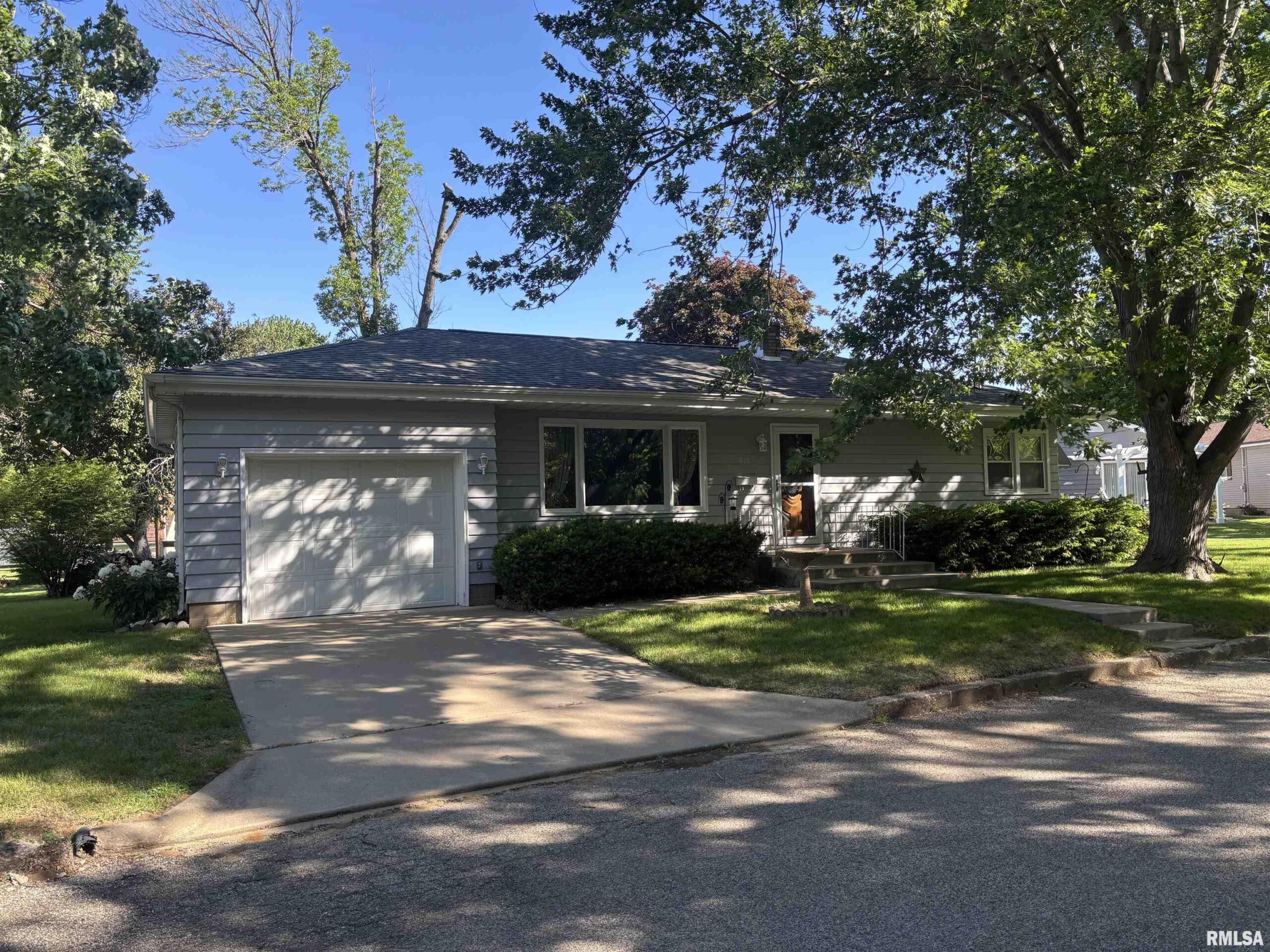 615 S FULTON Street Lacon IL