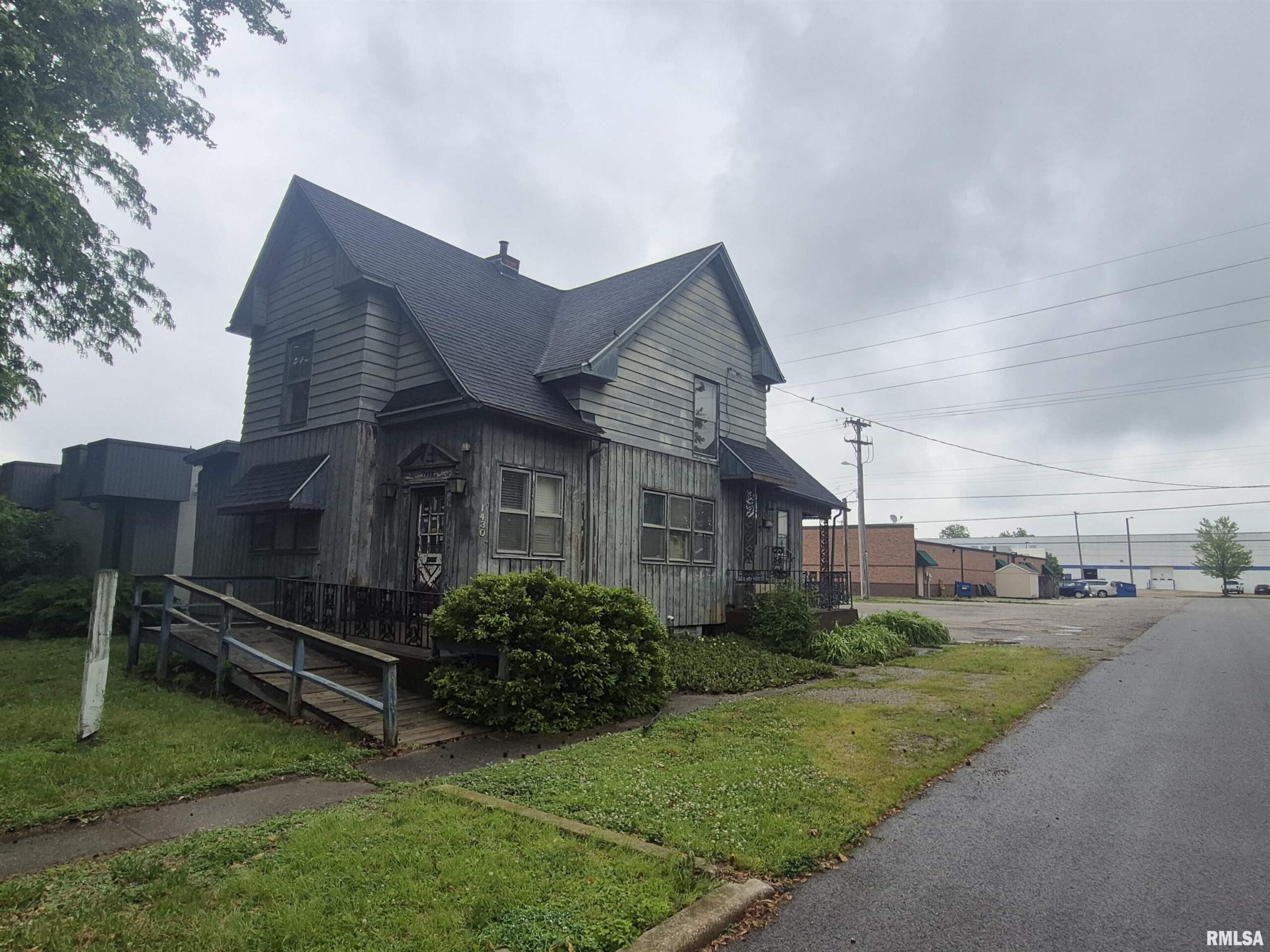 1430 S 8TH Street Springfield IL