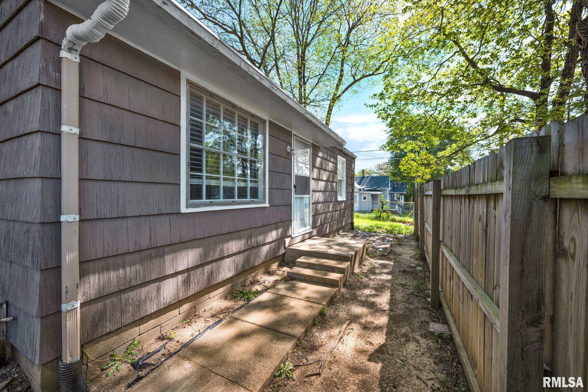 401 W NEBRASKA Street Peoria IL