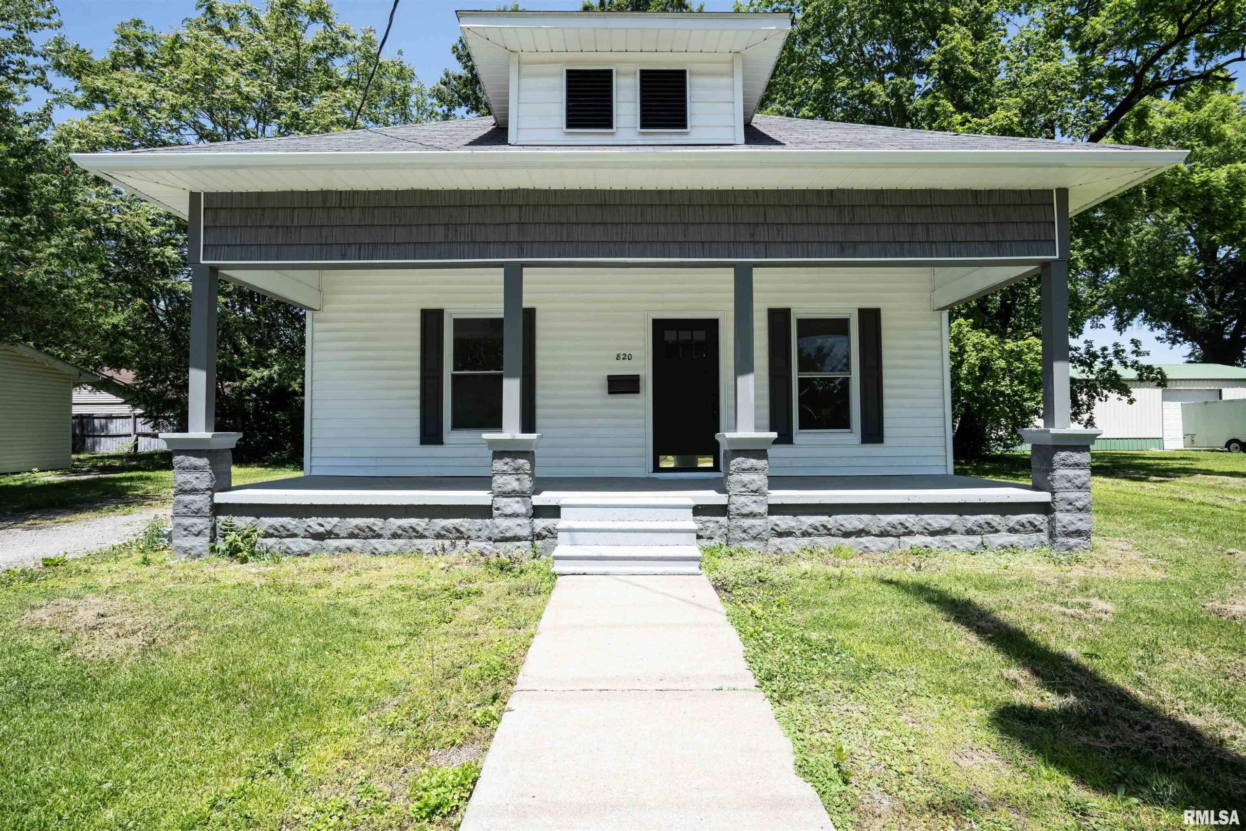 820 W MAPLEWOOD Street Marion IL