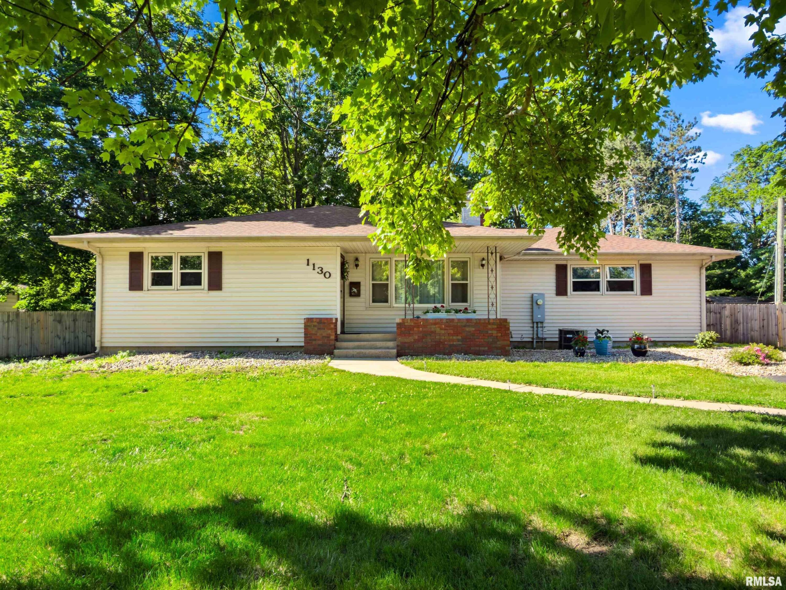 1130 W SUNNYSIDE Street Chillicothe IL
