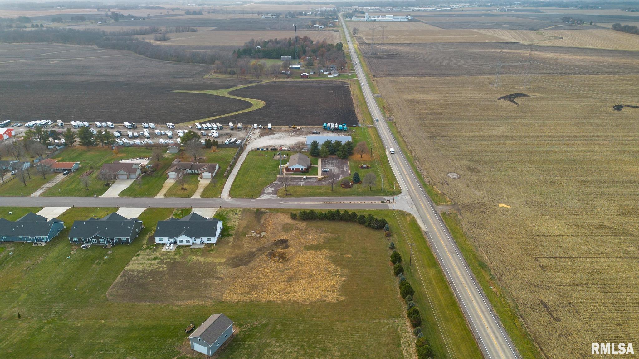 1920 – 1922 MAYFLOWER Drive Pekin IL