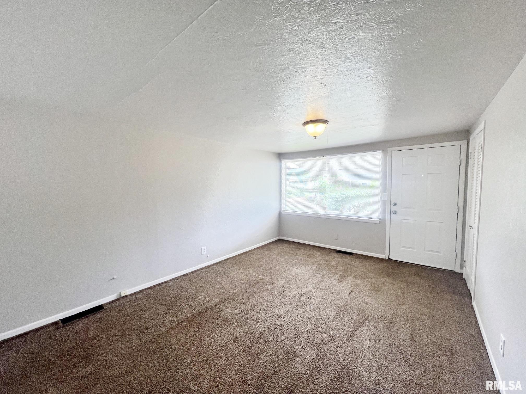 811 E LAKE Avenue Peoria Heights IL