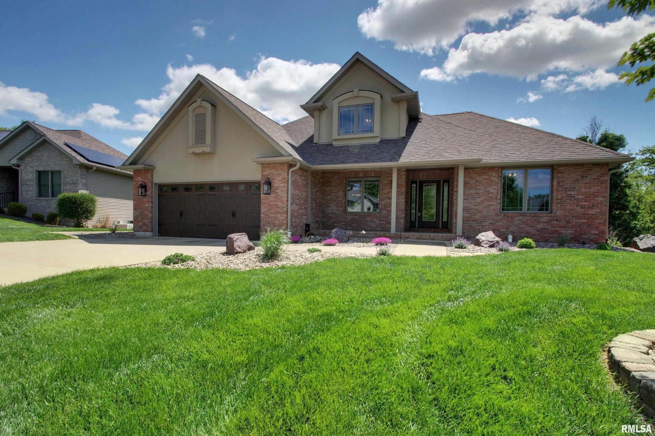 2734 PARKWOOD Drive Quincy IL