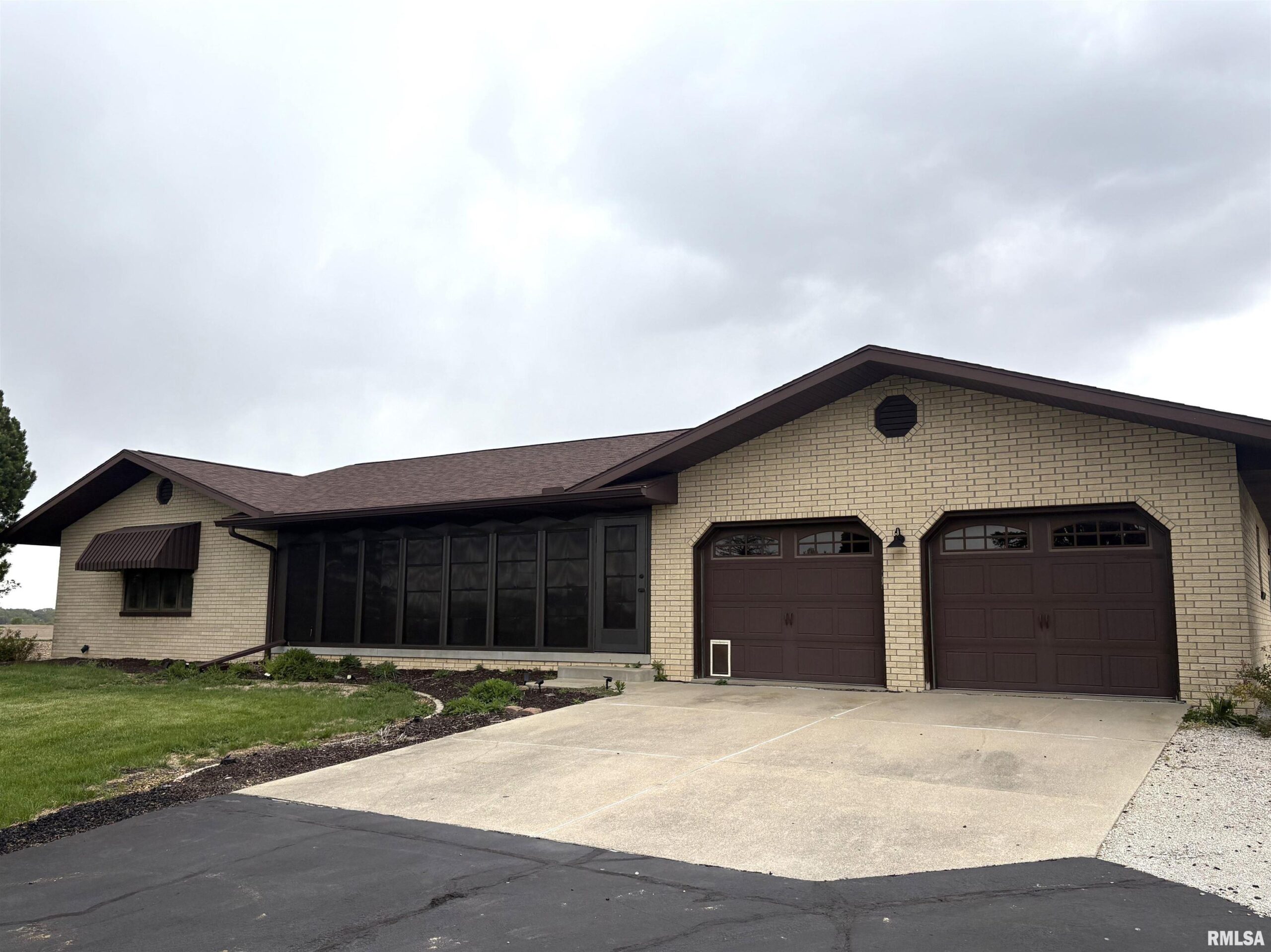 18067 DEE MAC Road Mackinaw IL