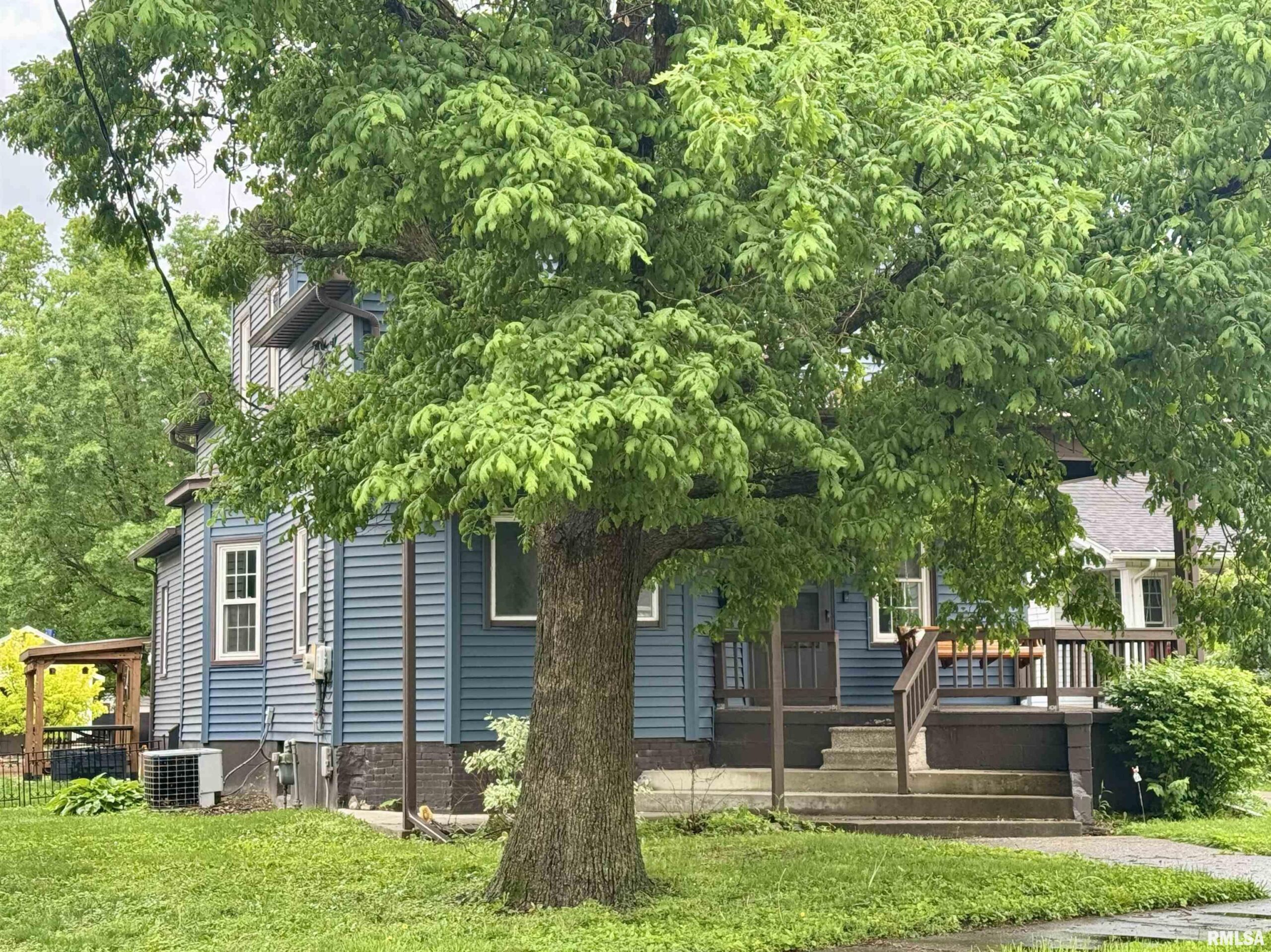 388 W MAPLE Street Canton IL