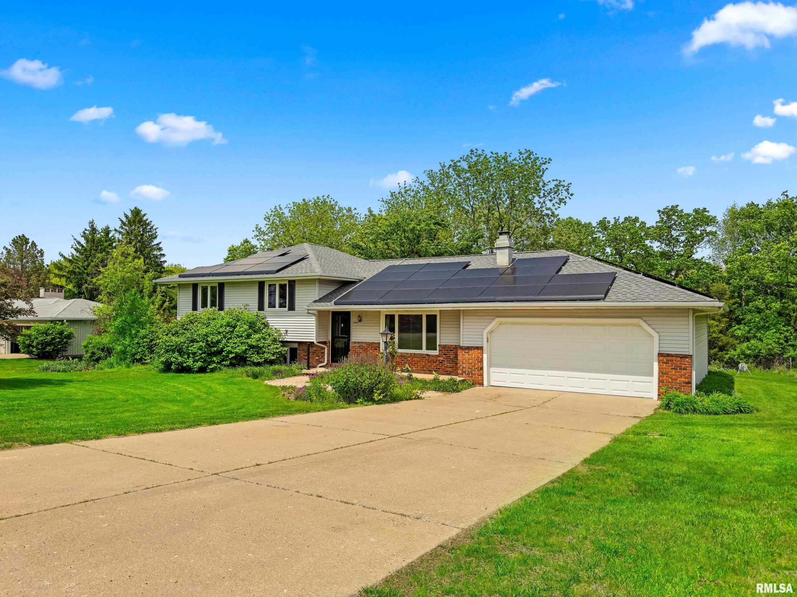 1438 LAKE SANTA FE Drive Metamora IL