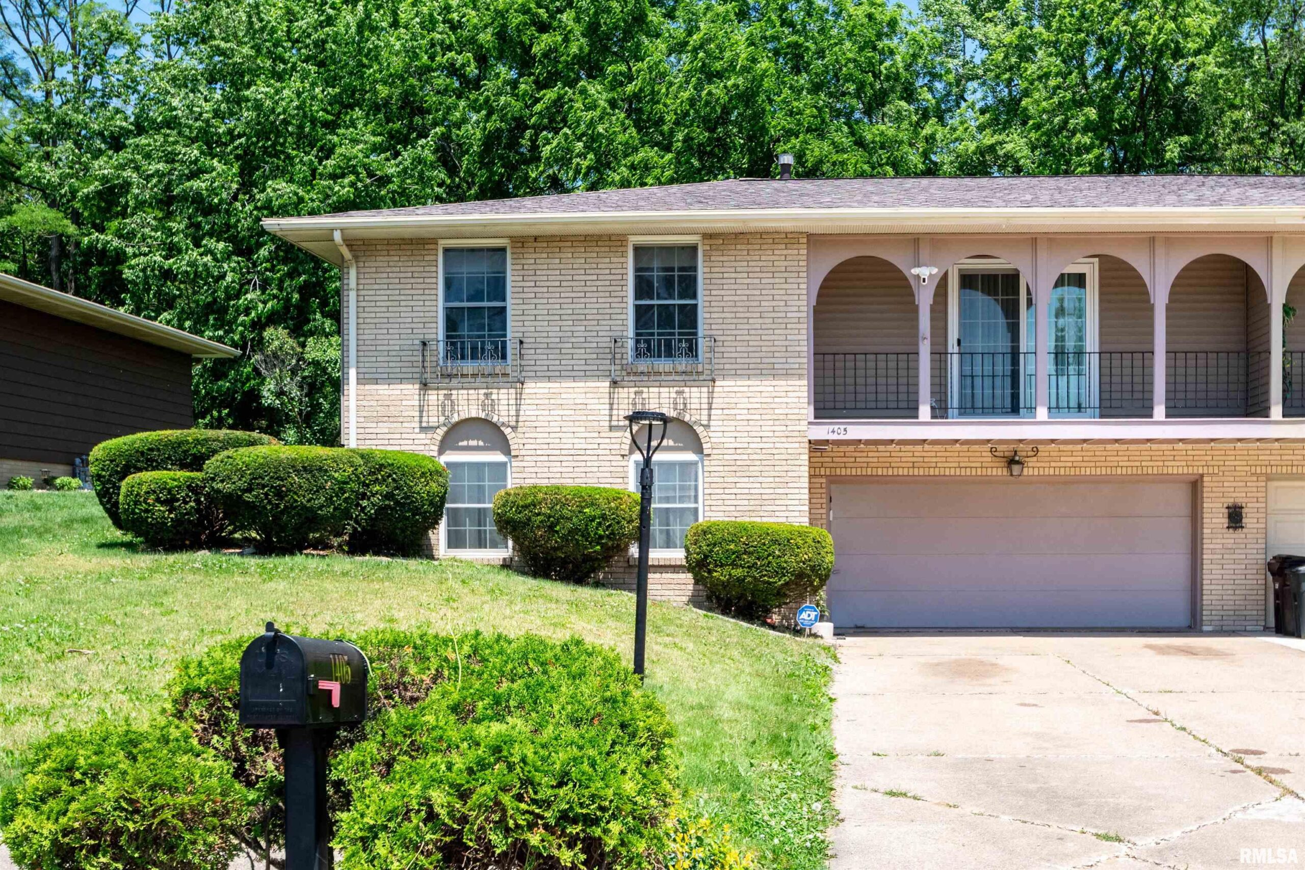 1405 W DAYTONA Drive Peoria IL