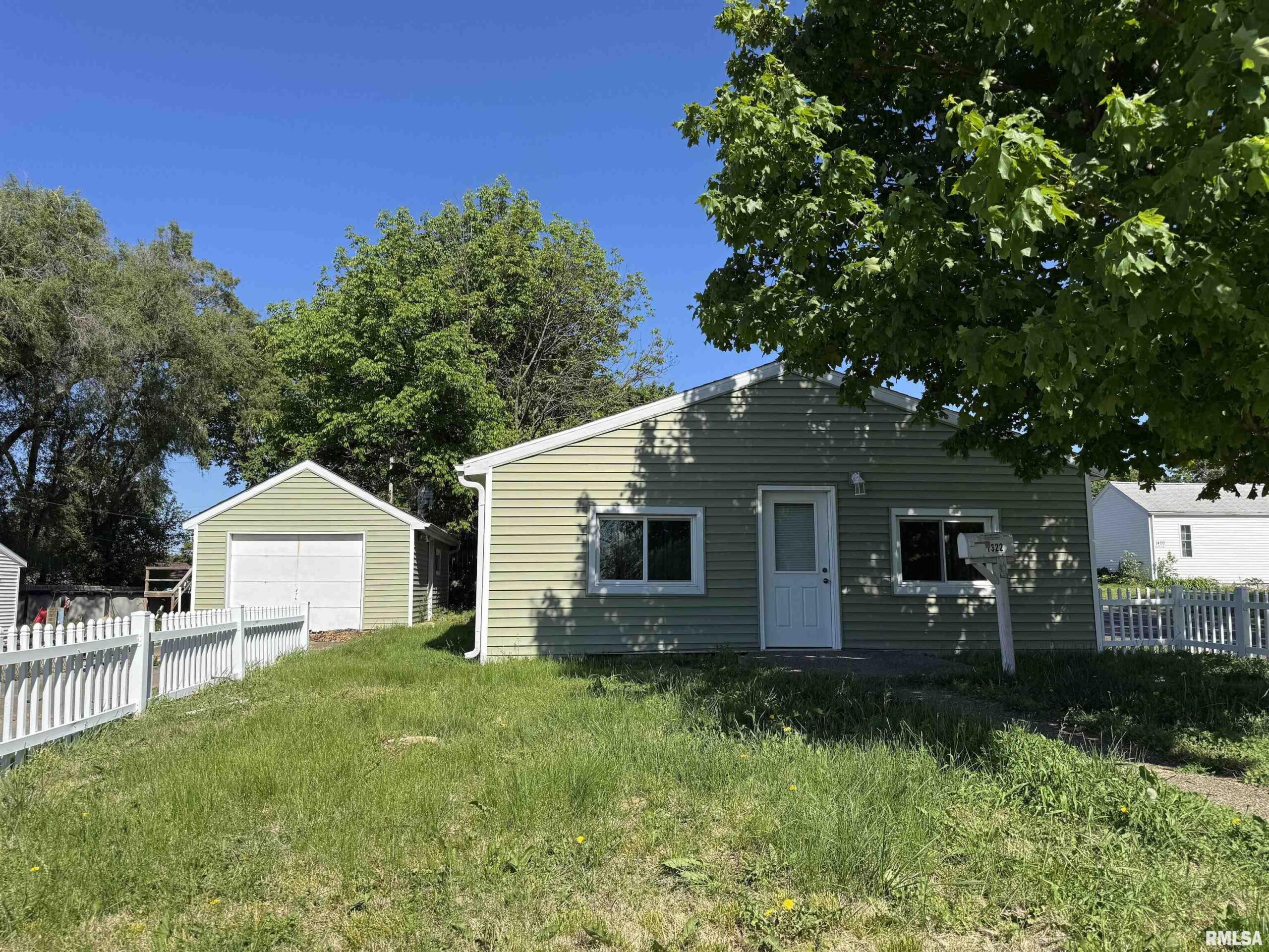 1322 MORTON Street Pekin IL