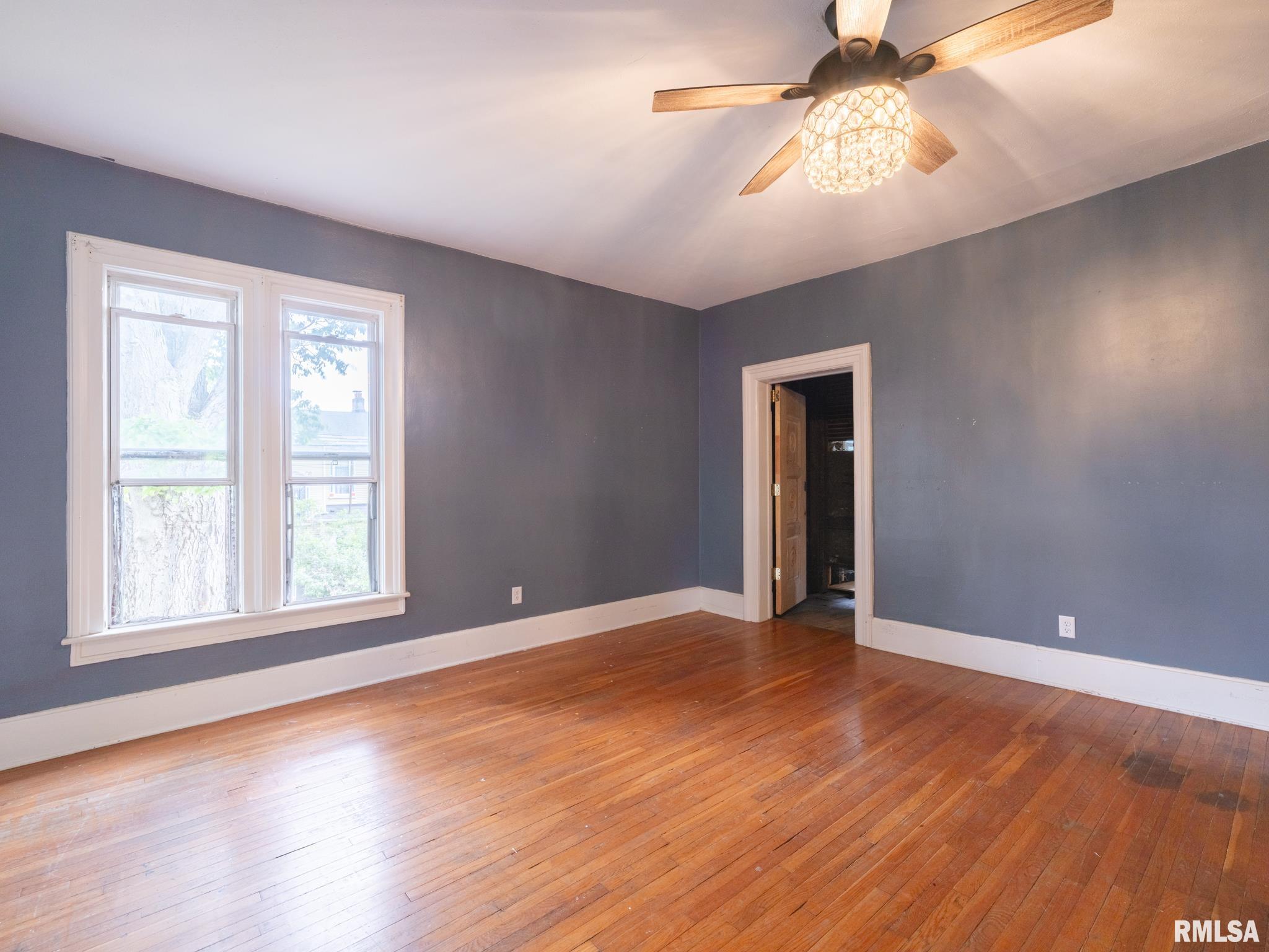715 N 4TH Street Pekin IL