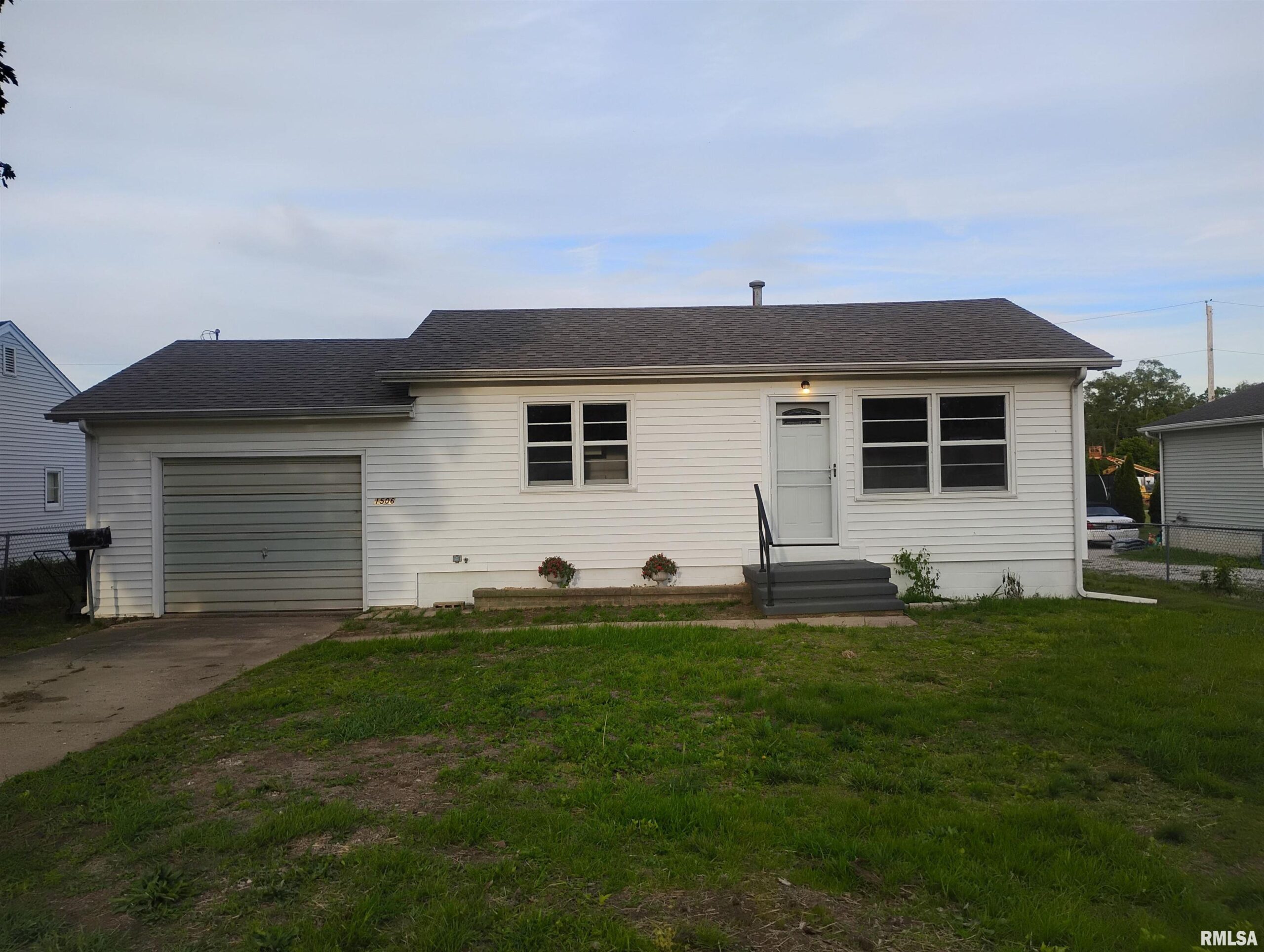 1506 N 3RD Street Chillicothe IL