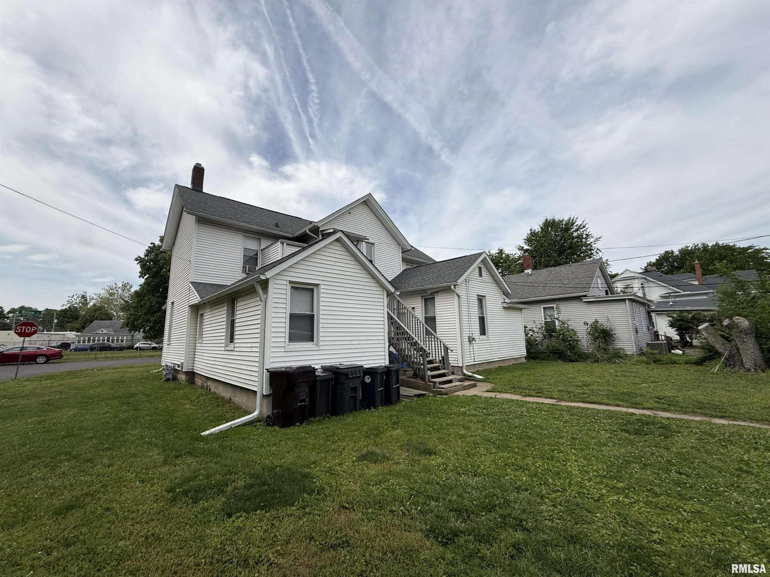 415 WILLOW Street Pekin IL
