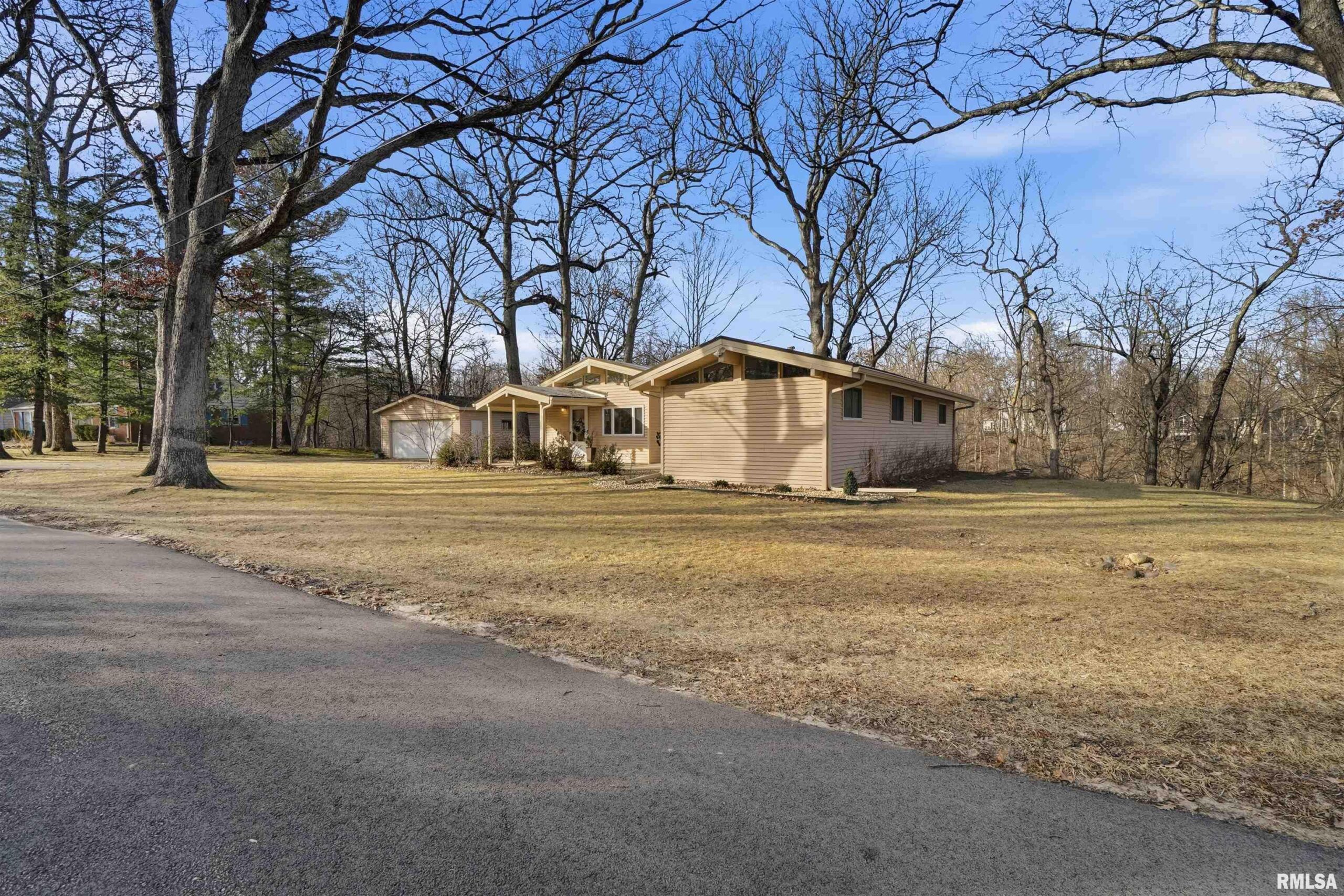10939 N SLEEPY HOLLOW Road Peoria IL