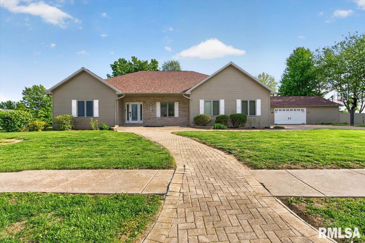 217 HUNTINGTON Drive Auburn IL