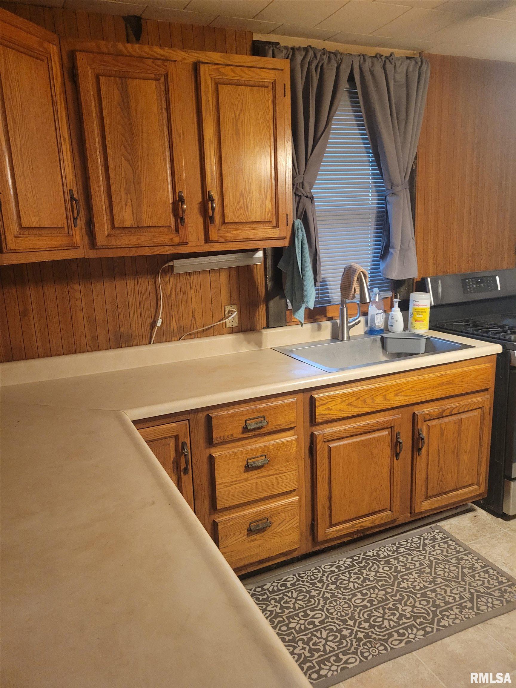 223 NE ROCK ISLAND Avenue Peoria IL