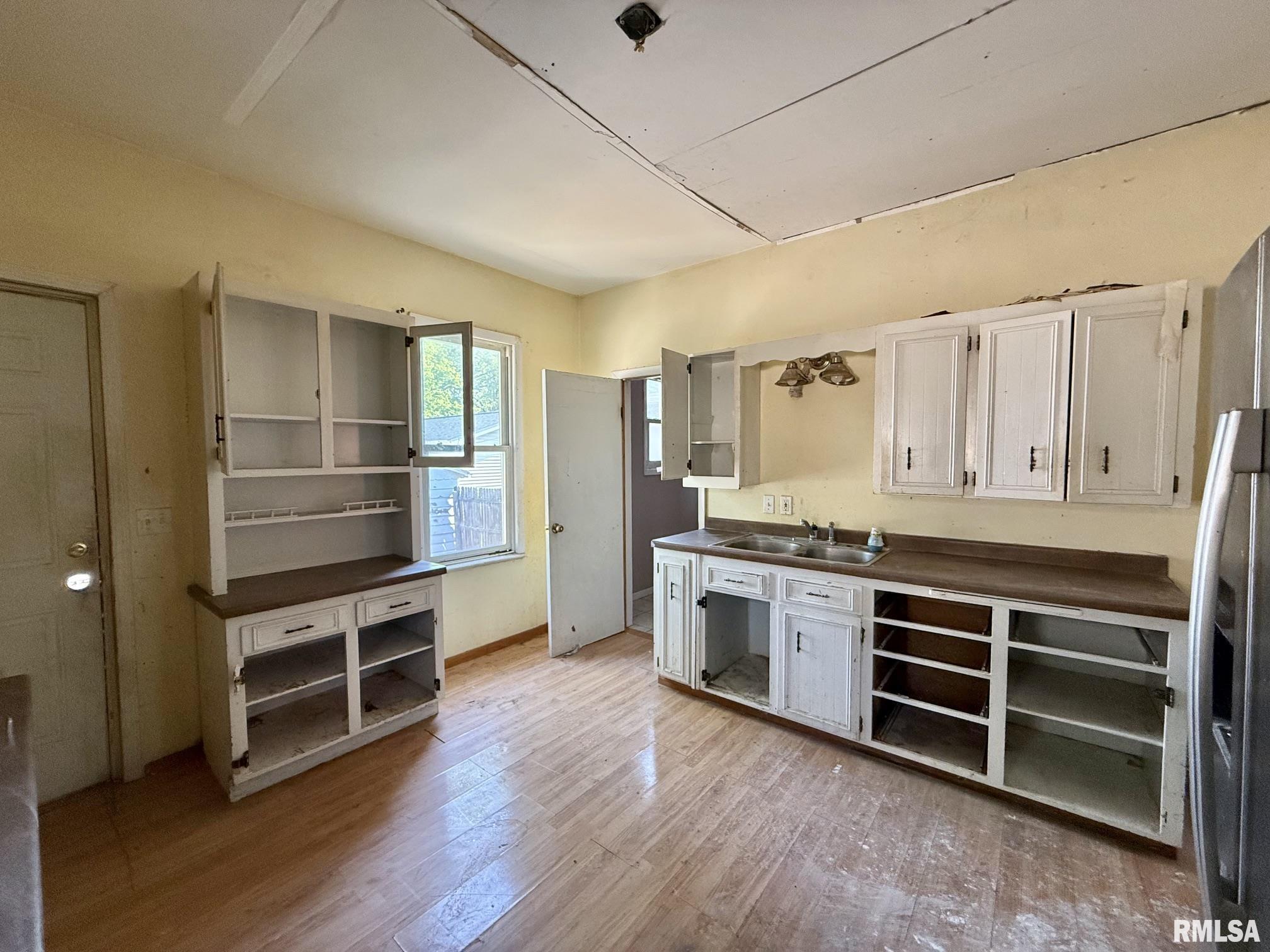 1103 E MAYWOOD Avenue Peoria IL