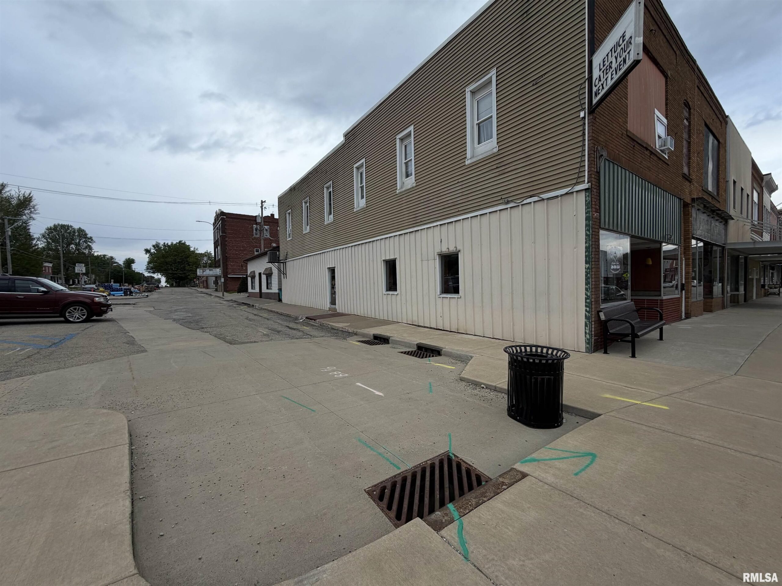 17 E FORT Street Farmington IL