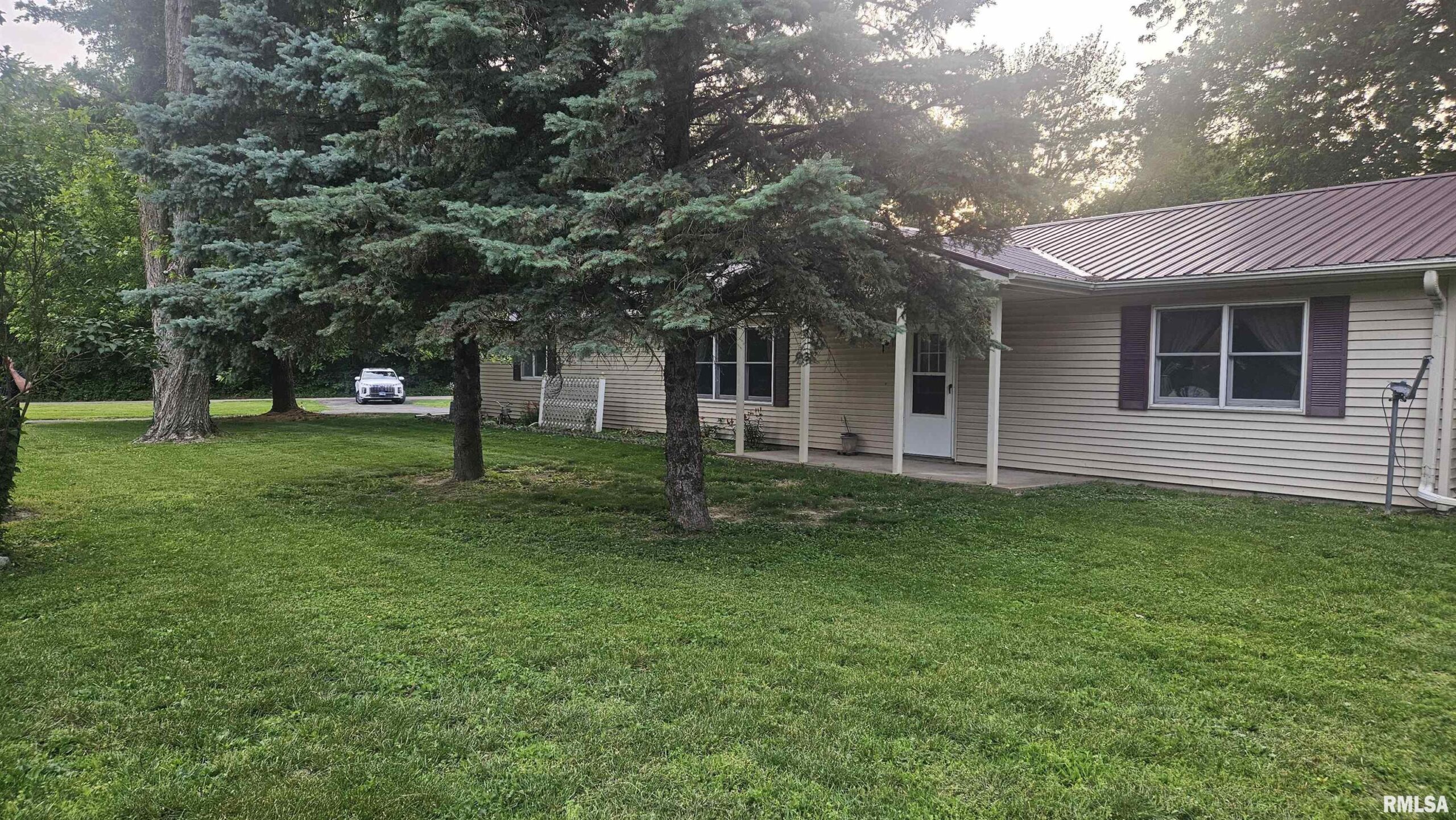15030 E POKIHANTUS Drive Canton IL