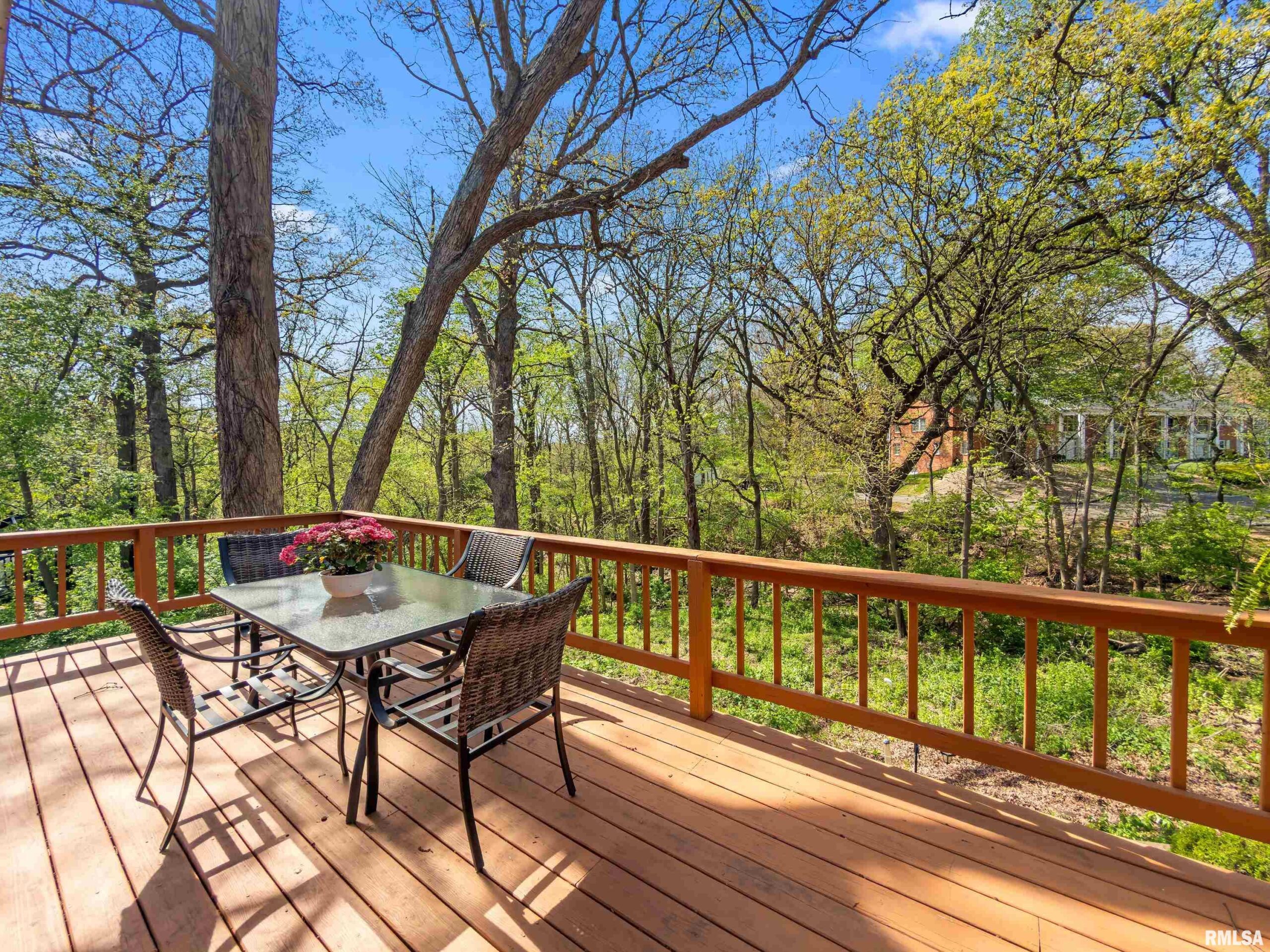 1B COUNTRY CLUB Court Pekin IL