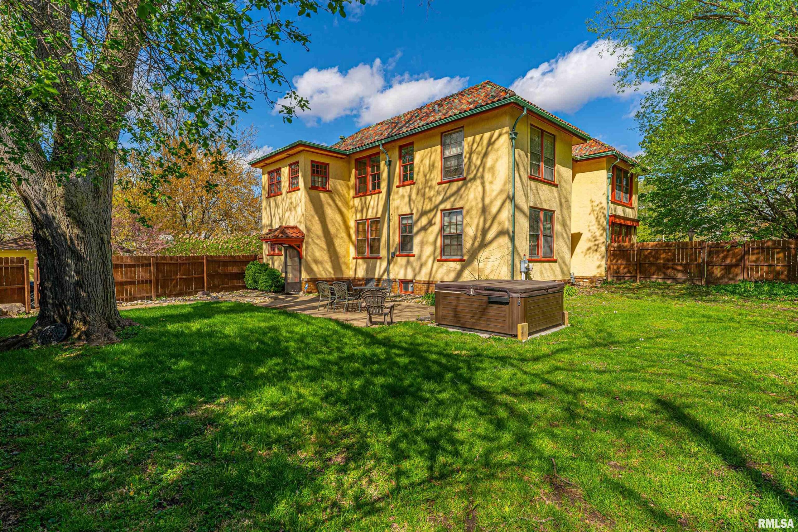 417 N UNION Street Lincoln IL
