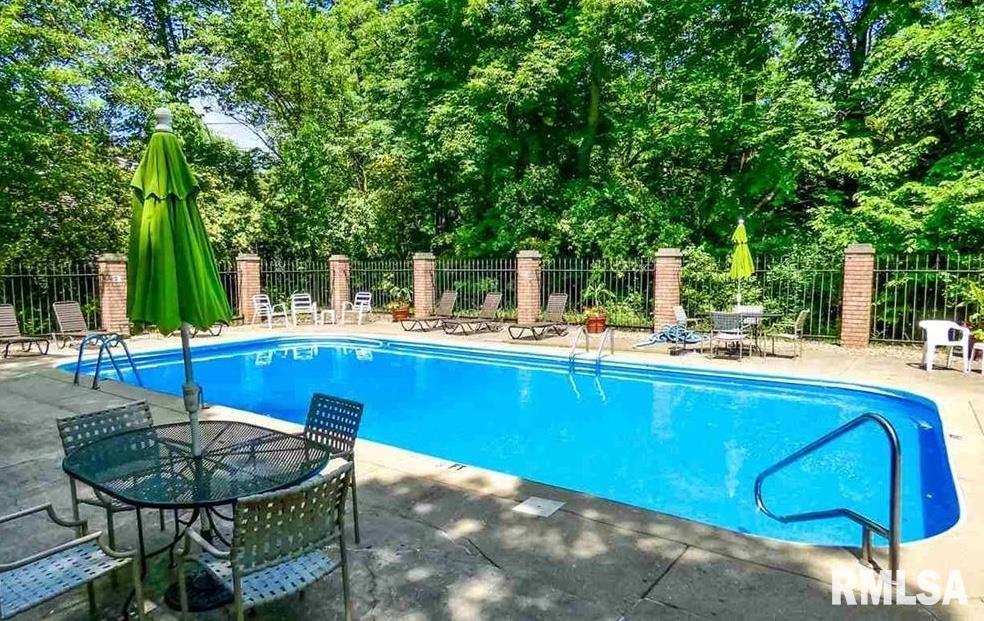 4900 N KNOXVILLE Avenue Peoria IL