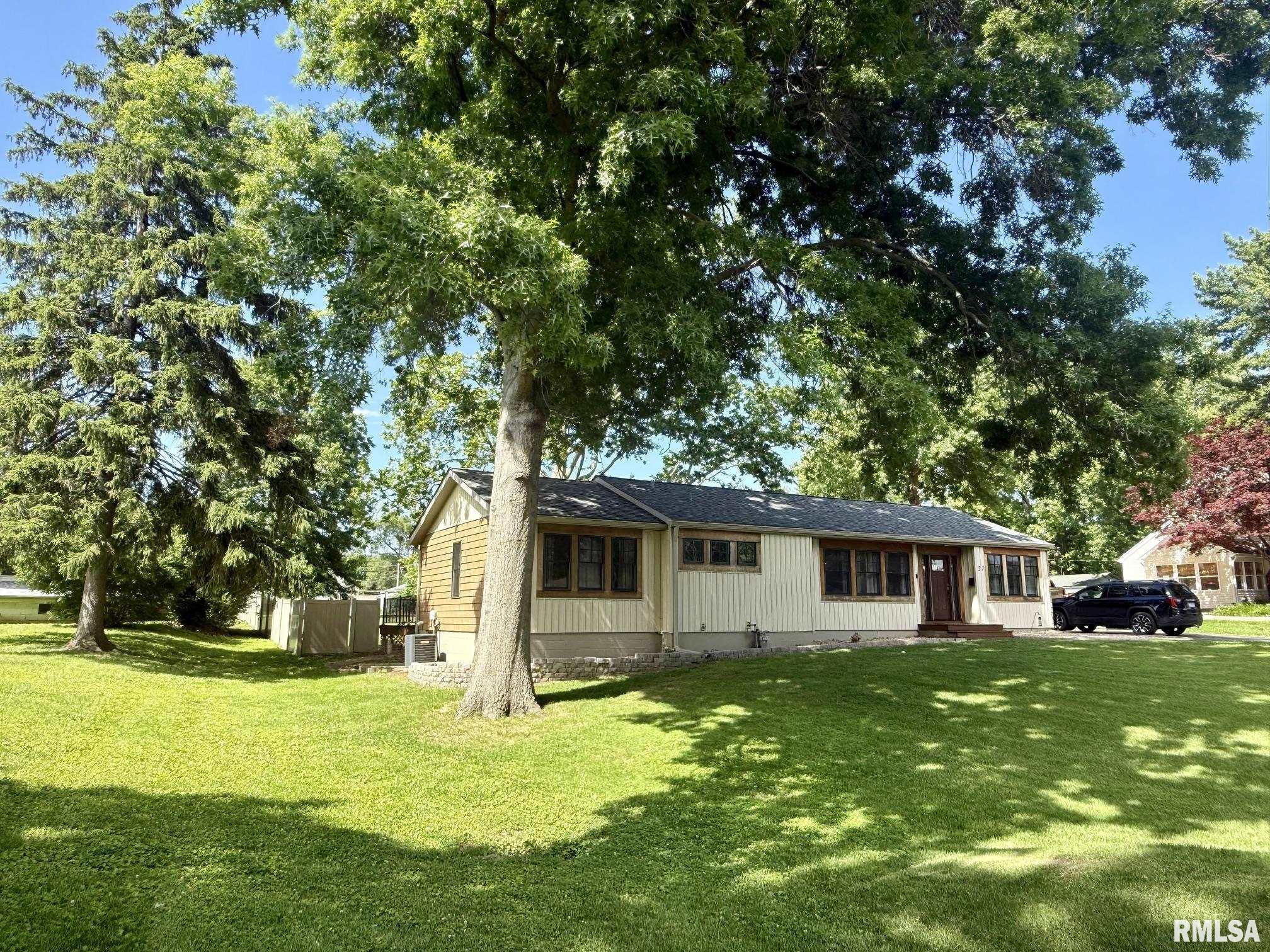 27 CIRCLE Drive Springfield IL