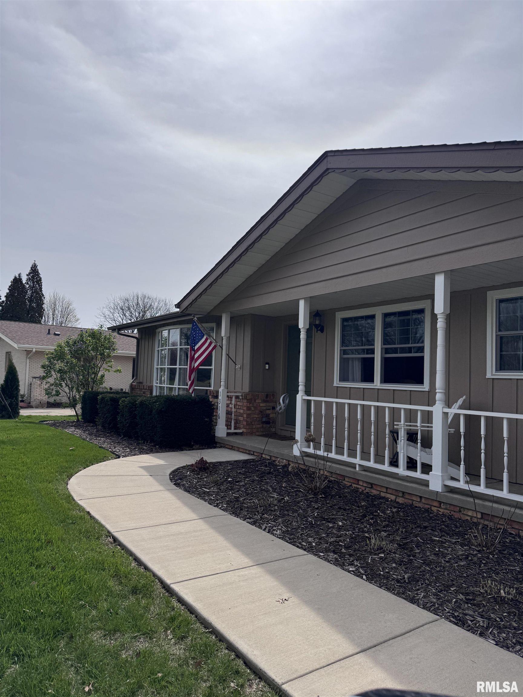 1316 W LAKE Avenue Peoria IL